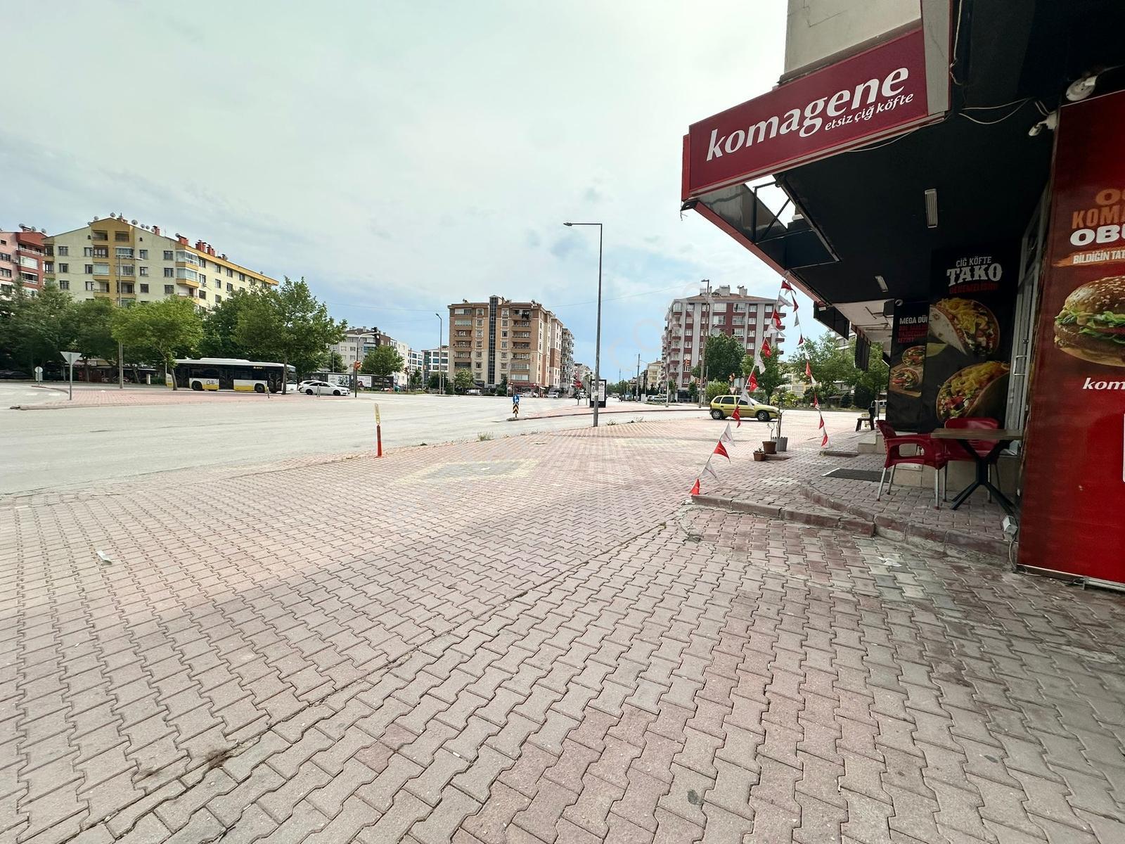 Karatay Fetih Caddesinde Satılık Dükkan - Görsel 4