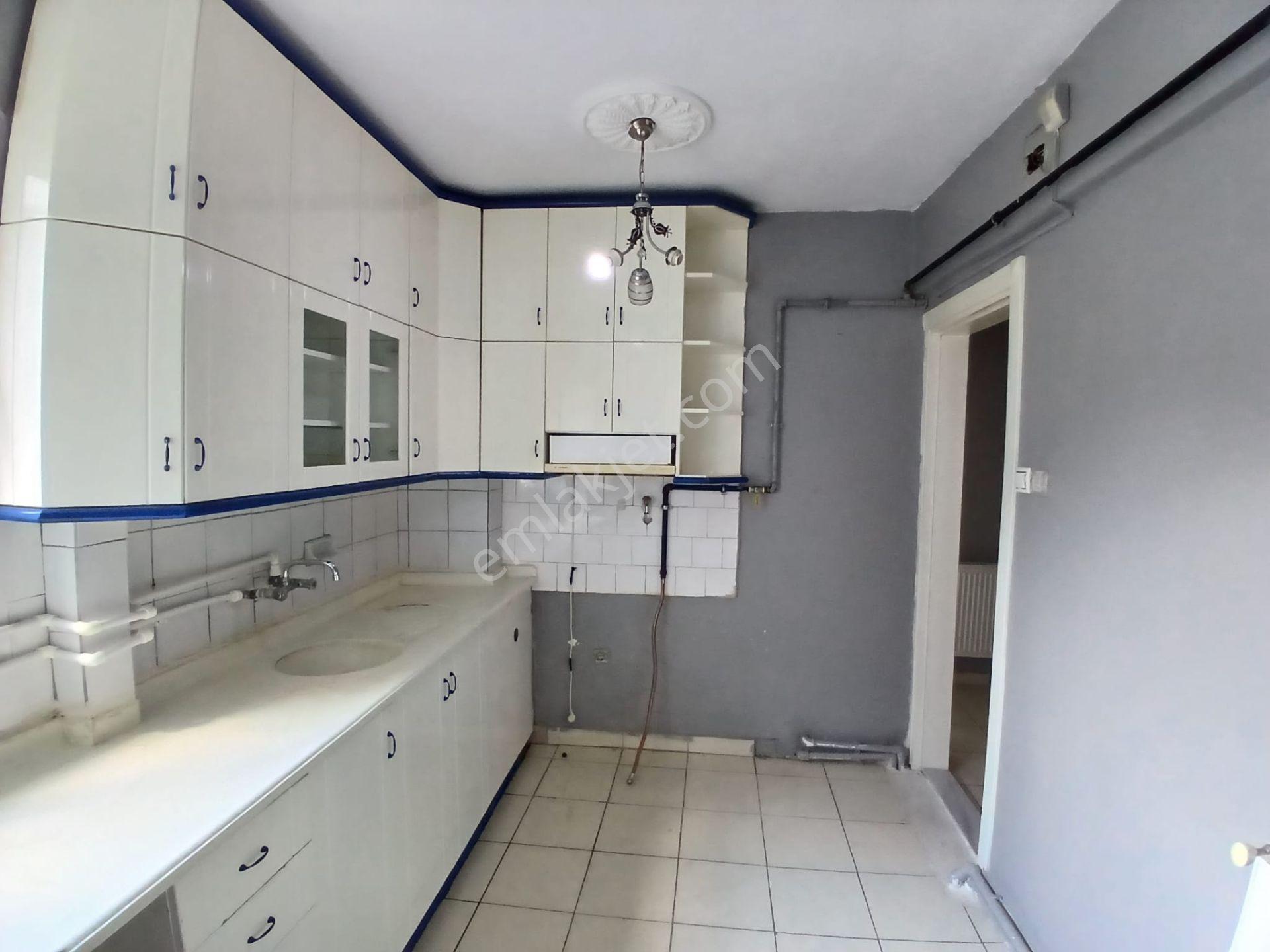 Akçay Emlak'tan Akşehir Yarenler Mahallesi Belediye Evleri Civarında İkinci Kat Kiralık 2+1 Daire