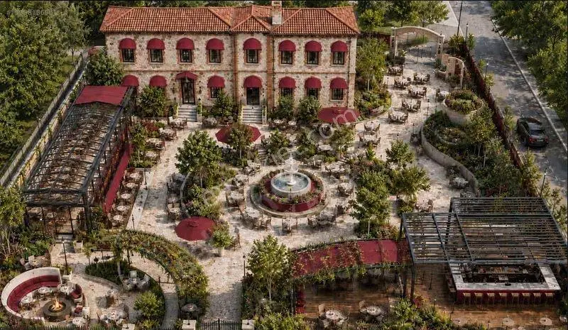 Buca'da Restore Edilmiş Bahçeli Köşk Kurumsal Kiracılı
