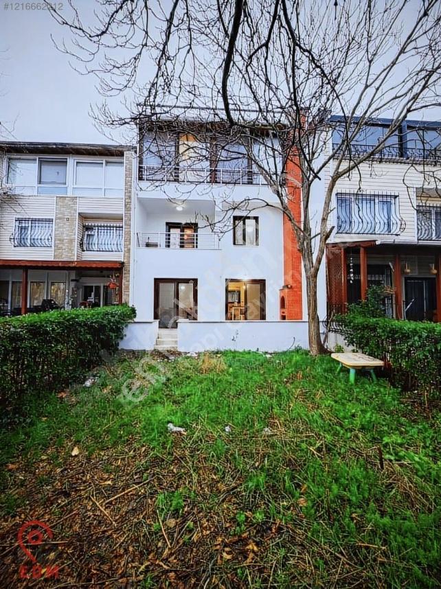 Silivri Basınkent 1 Sitesi'nde Satılık 4+1 Eşyalı Villa