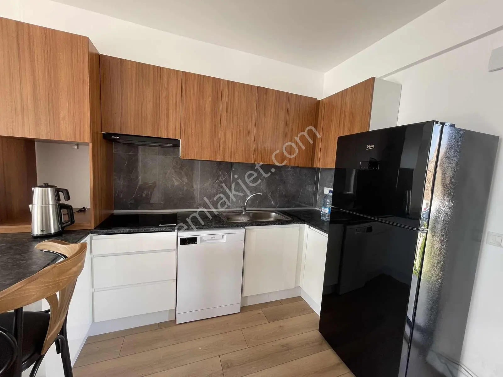 Dörttepe Havuzlu Site İçinde Satılık Eşyalı 2+1 Fırsat Daire - Görsel 3