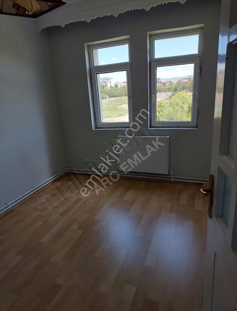 Seferihisar Merkezde Satılık 3+1 Bahçeli Daire - Görsel 24