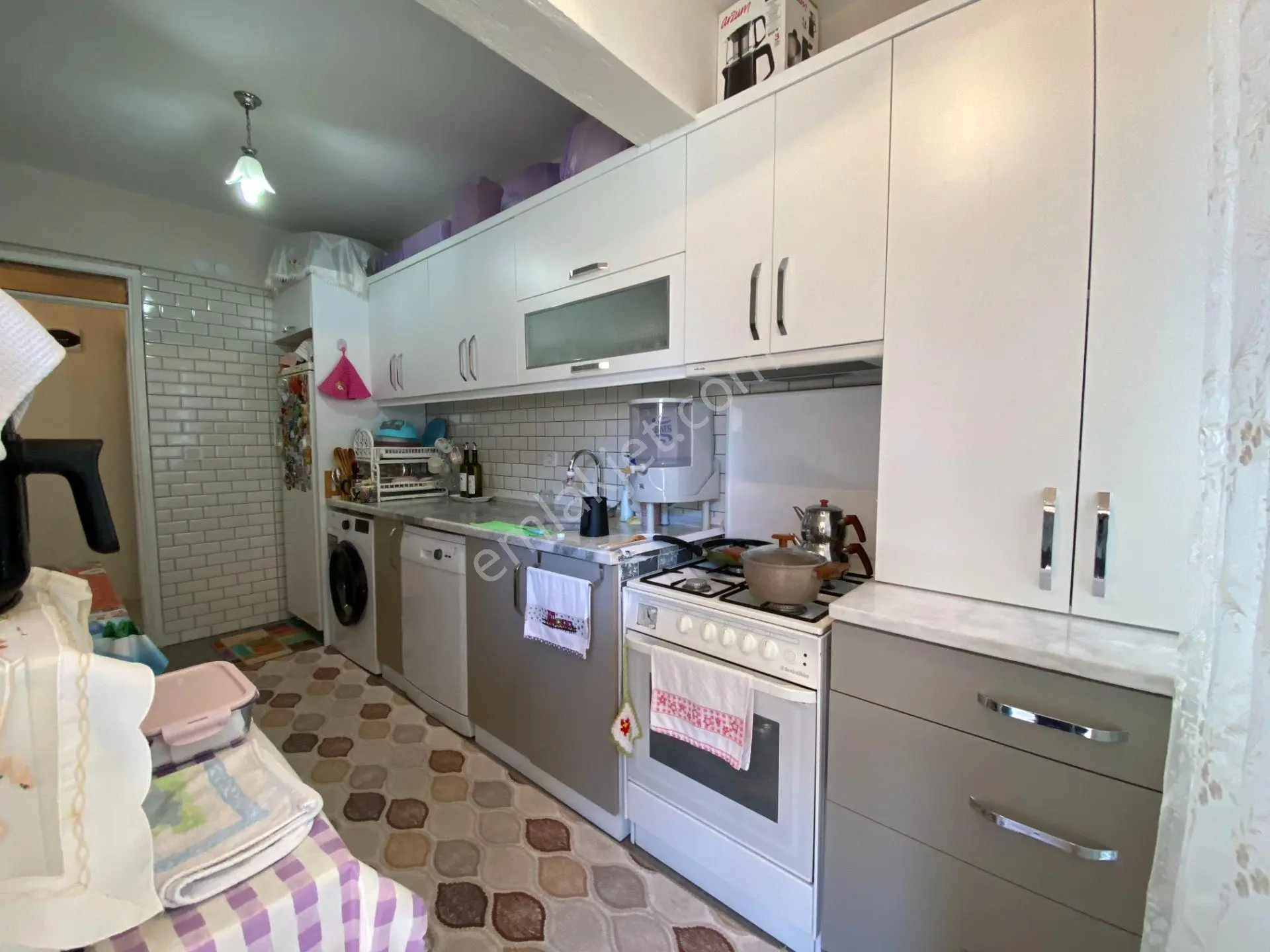 Altınoluk İlkbahar'dan Full Eşyalı İçi Sıfırlanmış Ayrı Mutfak 1+1 Daire - Görsel 3