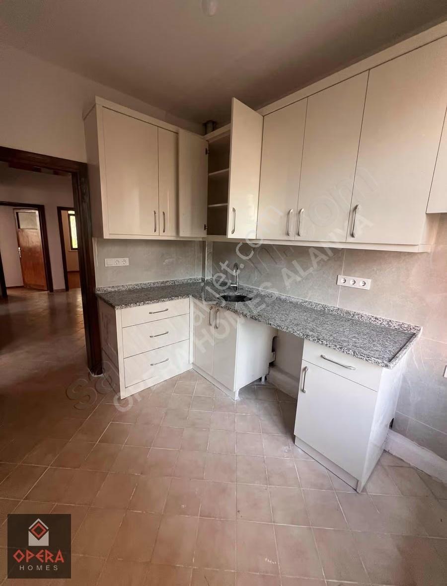 Alanya Kale Bölgesinde Kiralık 3+1 Ayrı Mutfak Daire - Görsel 24