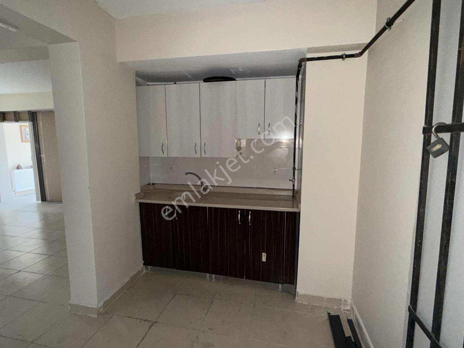 Bademlik Te Merkezi Konumda Uygun Fiyatlı Bakımlı Kiralık Dükkan - Görsel 13