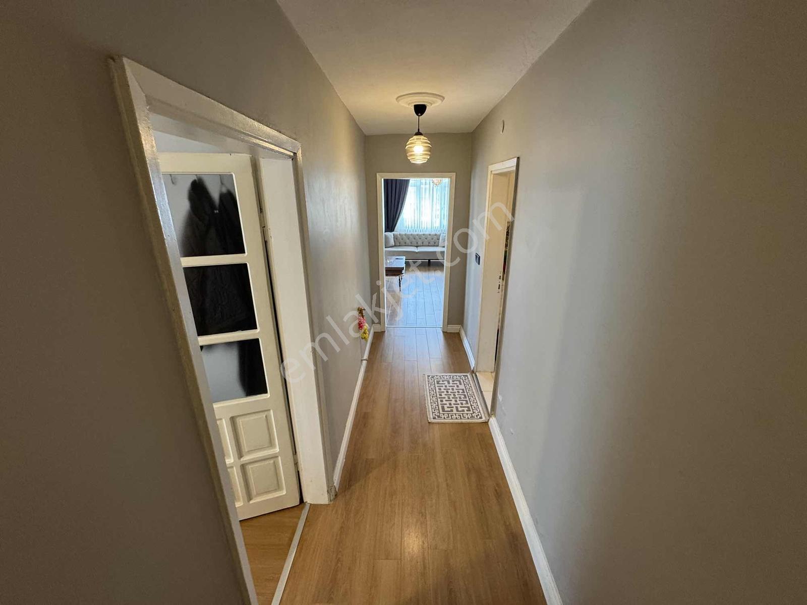 Güçlü Kardeşler Full Yenilenmiş Merkezde 2+1 Orta Kat Daire - Görsel 14