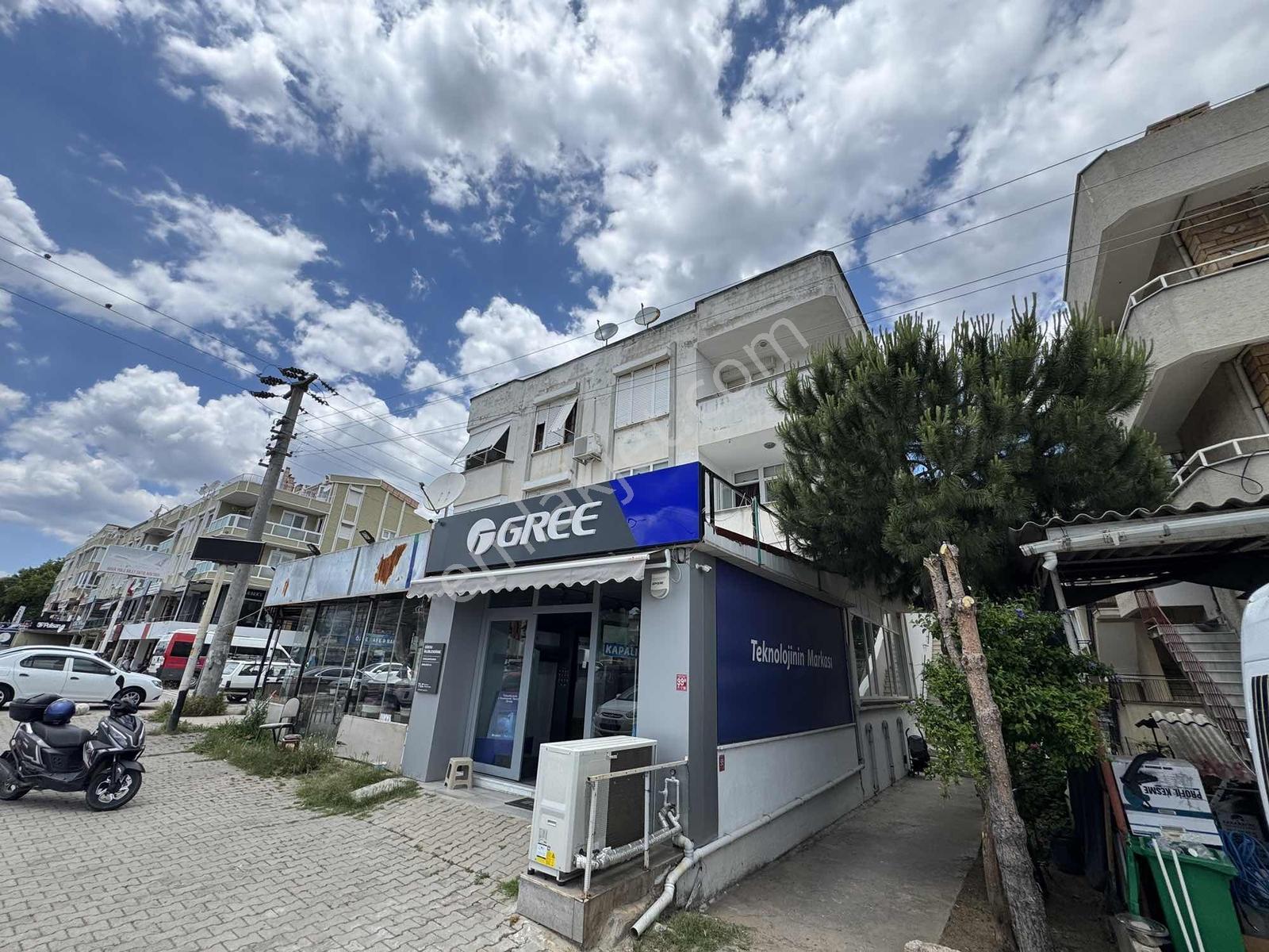 Güçlü Kardeşler Full Yenilenmiş Merkezde 2+1 Orta Kat Daire - Görsel 12