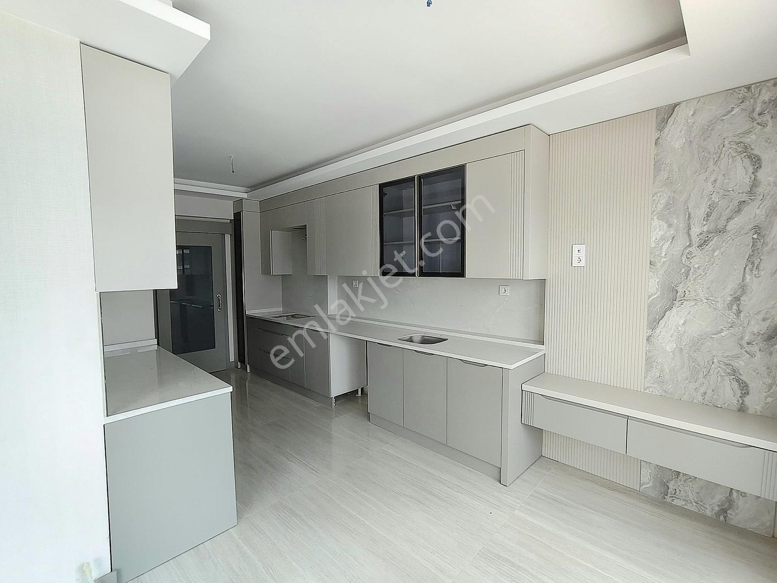 Marka Invest Susuz'da Sıfır Hemen Tapu Hemen Teslim 4+1+1 Lux Daire - Görsel 4