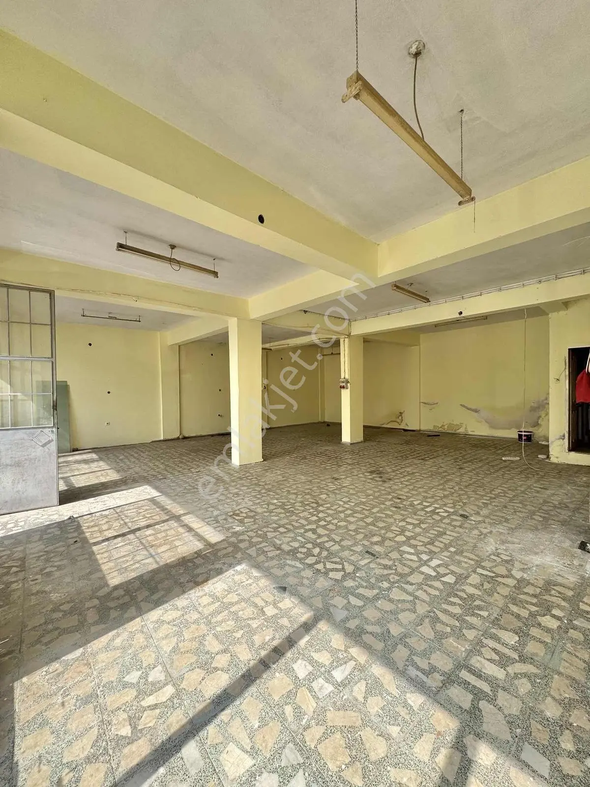 Vb Gayrimenkul Bağlarbaşı' Nda Kiralık 110 M2 Dükkan - Görsel 8