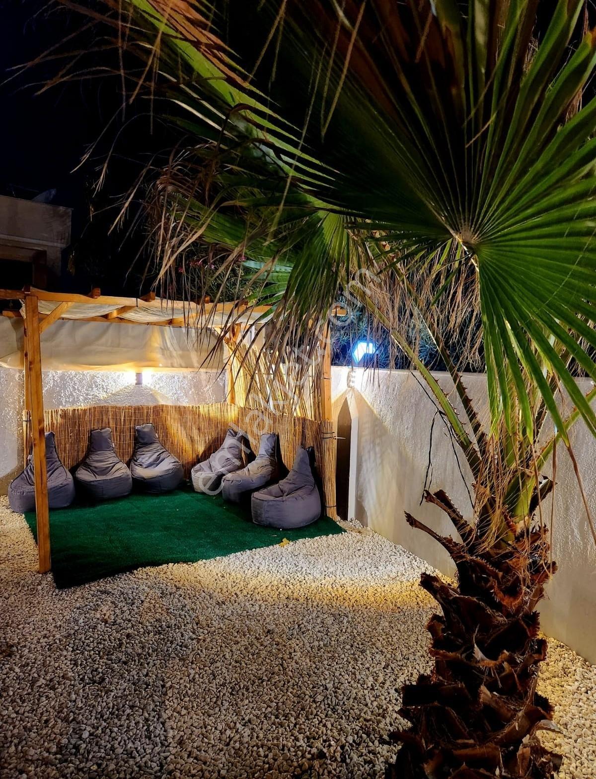 Kadriye De 3+1 Müstakil Havuzlu Otoparklı Eşyalı Tripleks Villa - Görsel 27