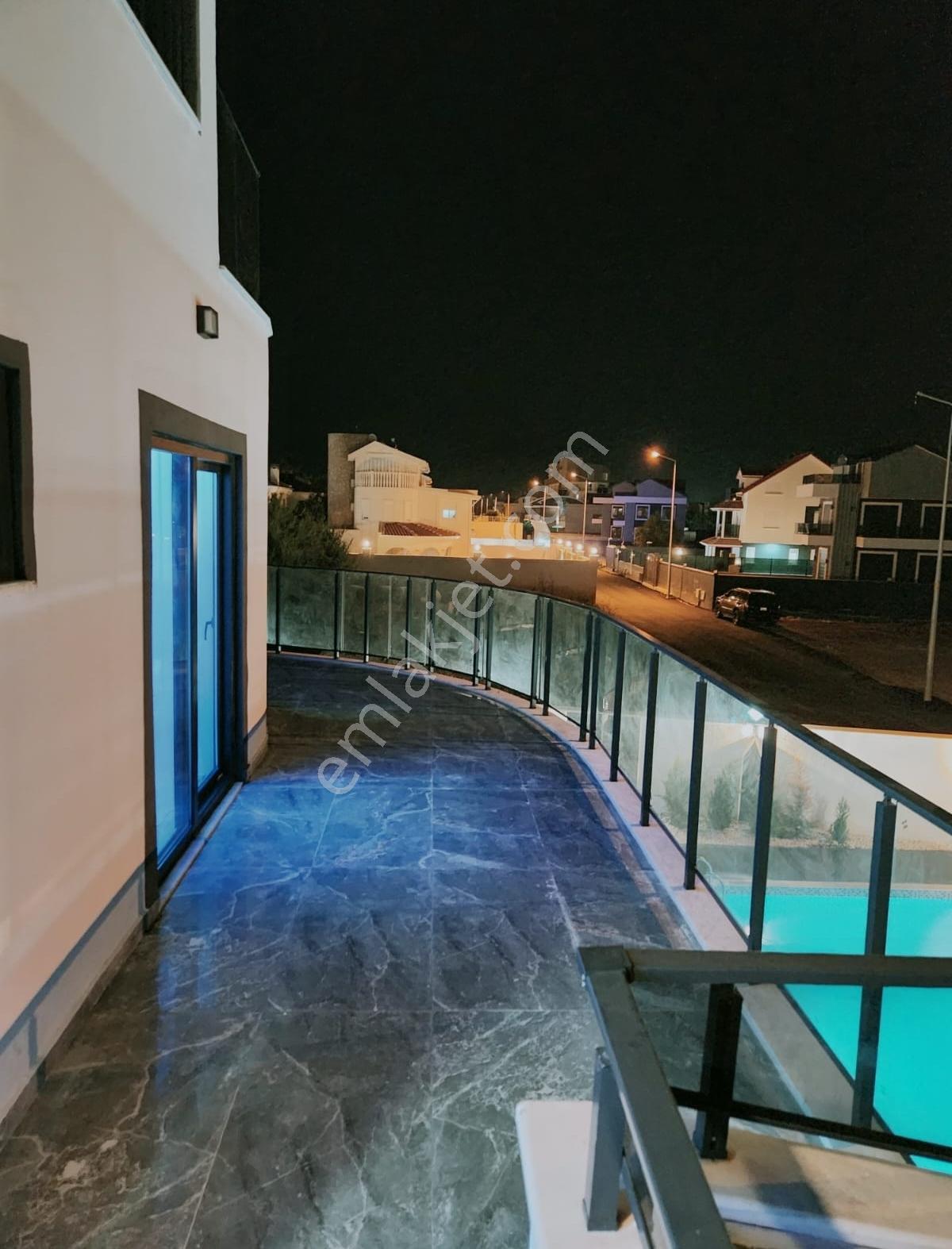 Kadriye De 3+1 Müstakil Havuzlu Otoparklı Eşyalı Tripleks Villa - Görsel 9