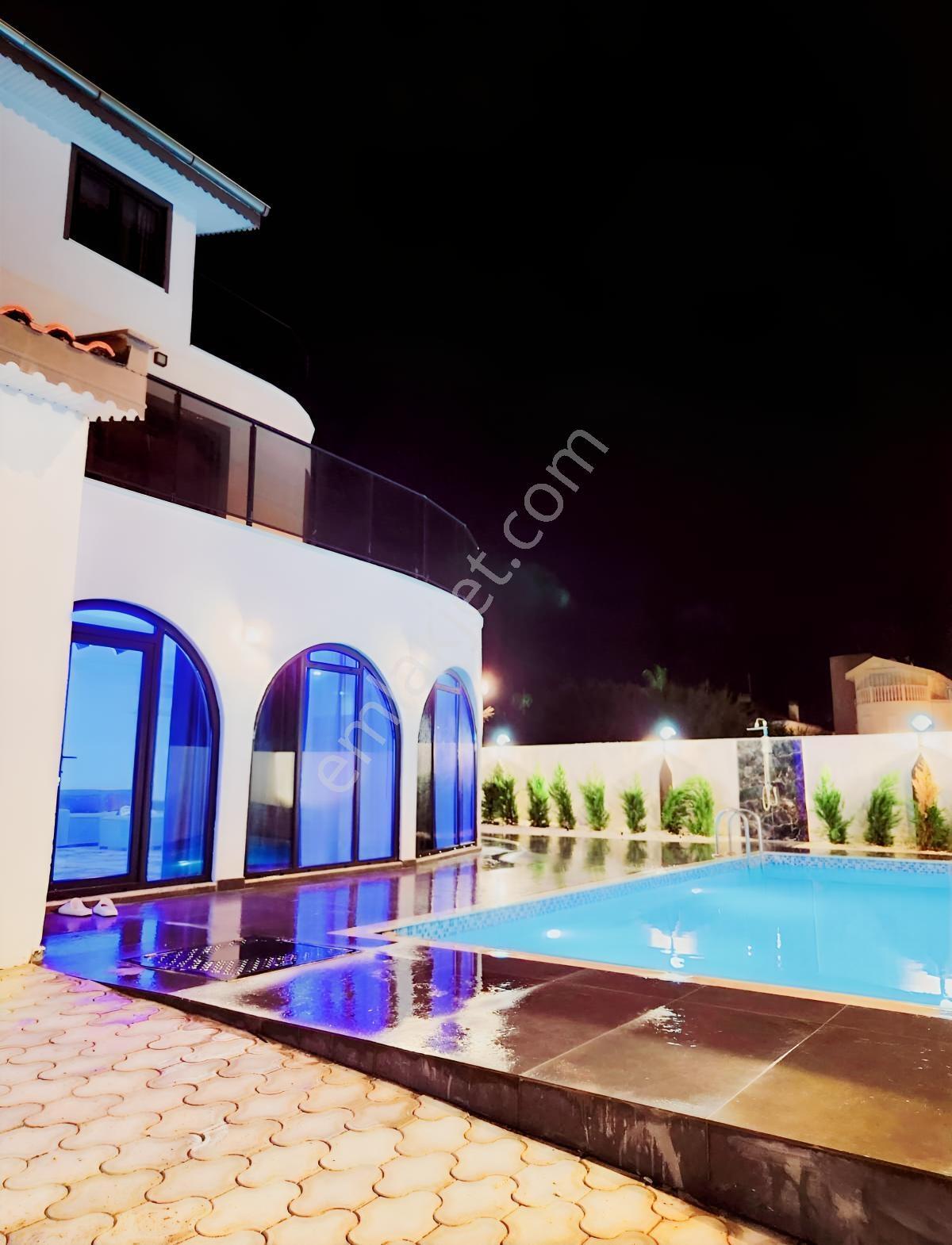 Kadriye De 3+1 Müstakil Havuzlu Otoparklı Eşyalı Tripleks Villa - Görsel 19