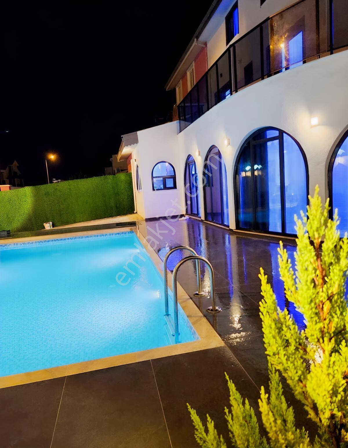 Kadriye De 3+1 Müstakil Havuzlu Otoparklı Eşyalı Tripleks Villa - Görsel 25