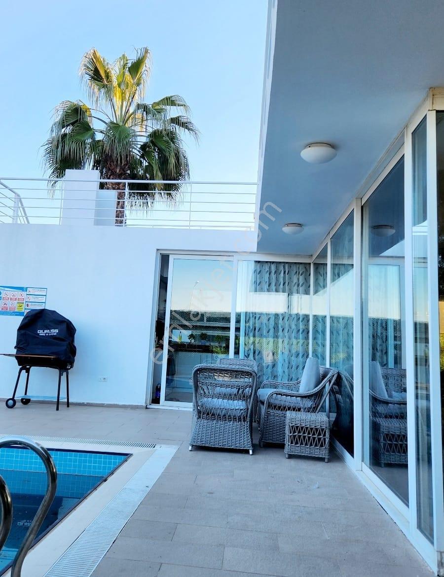 Kadriye'de Eşyalı 4+1 Müstakil Havuz Ve Otoparklı Tripleks Villa - Görsel 30