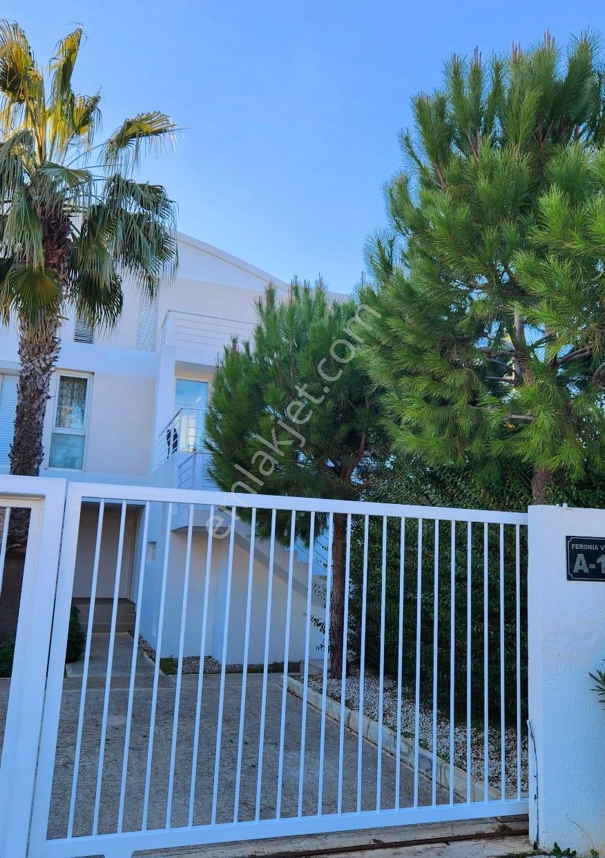 Kadriye'de Eşyalı 4+1 Müstakil Havuz Ve Otoparklı Tripleks Villa - Görsel 3