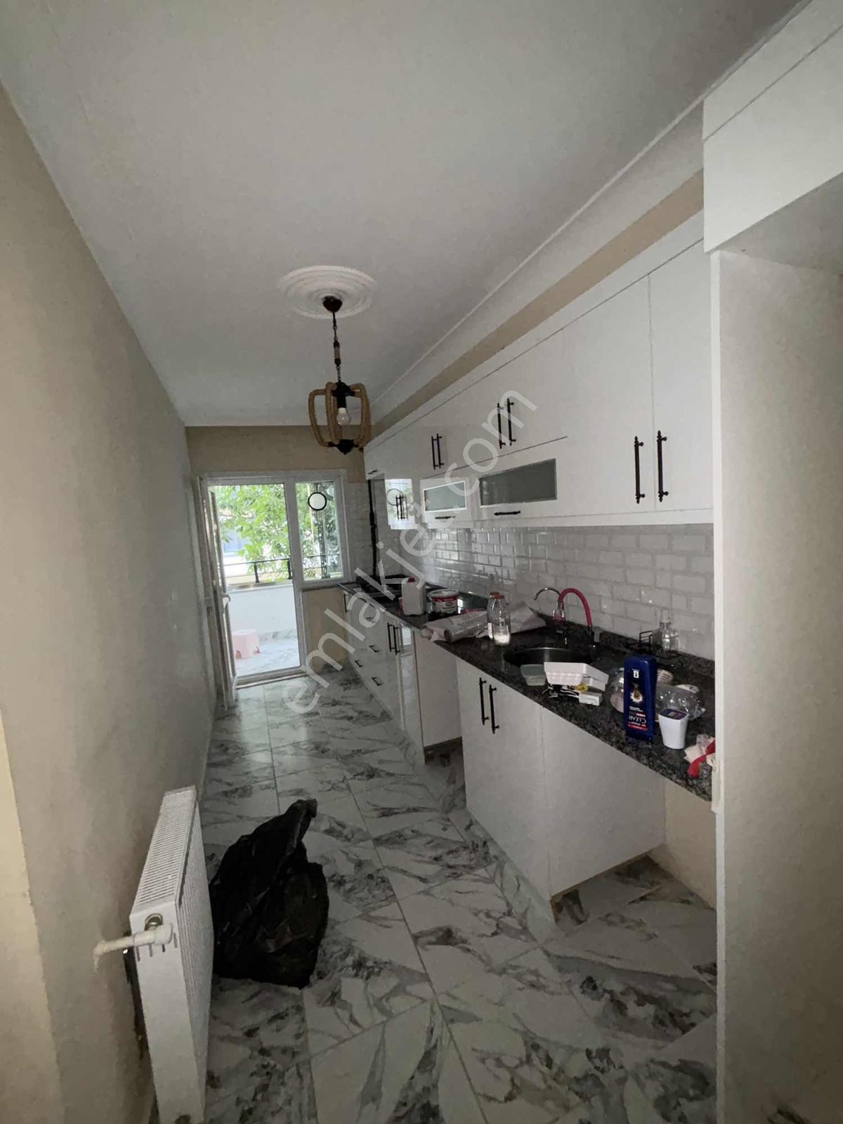 100 M2 Büyük Kiralık 2 + 1 Ara Kat Merkezi Konumda - Görsel 9