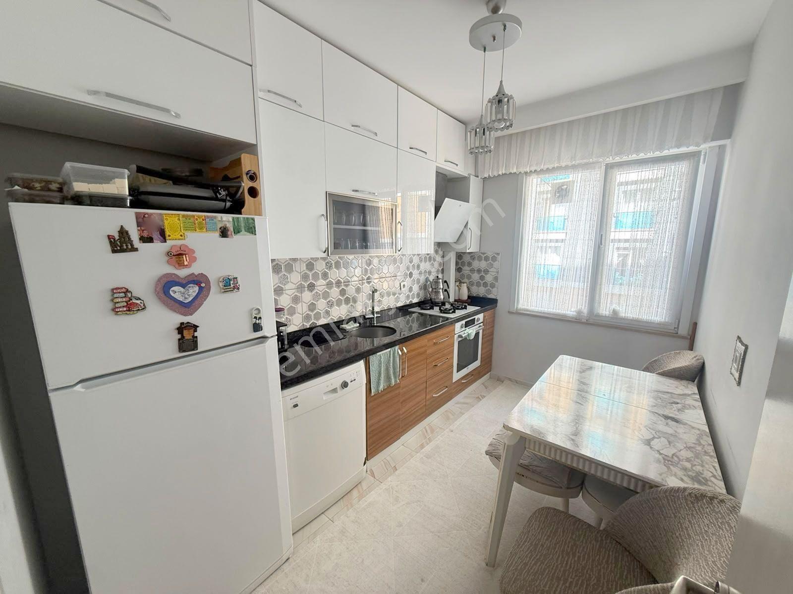Mertcan'dan Güvenlikli Site İçi Kapalı Balkonlu Ara Kat 2+1 - Görsel 7