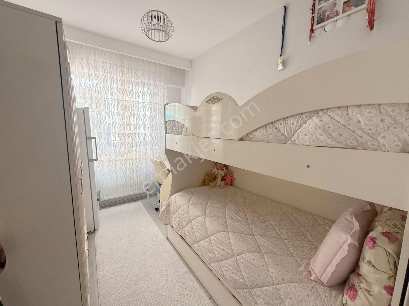 Mertcan'dan Güvenlikli Site İçi Kapalı Balkonlu Ara Kat 2+1 - Görsel 8