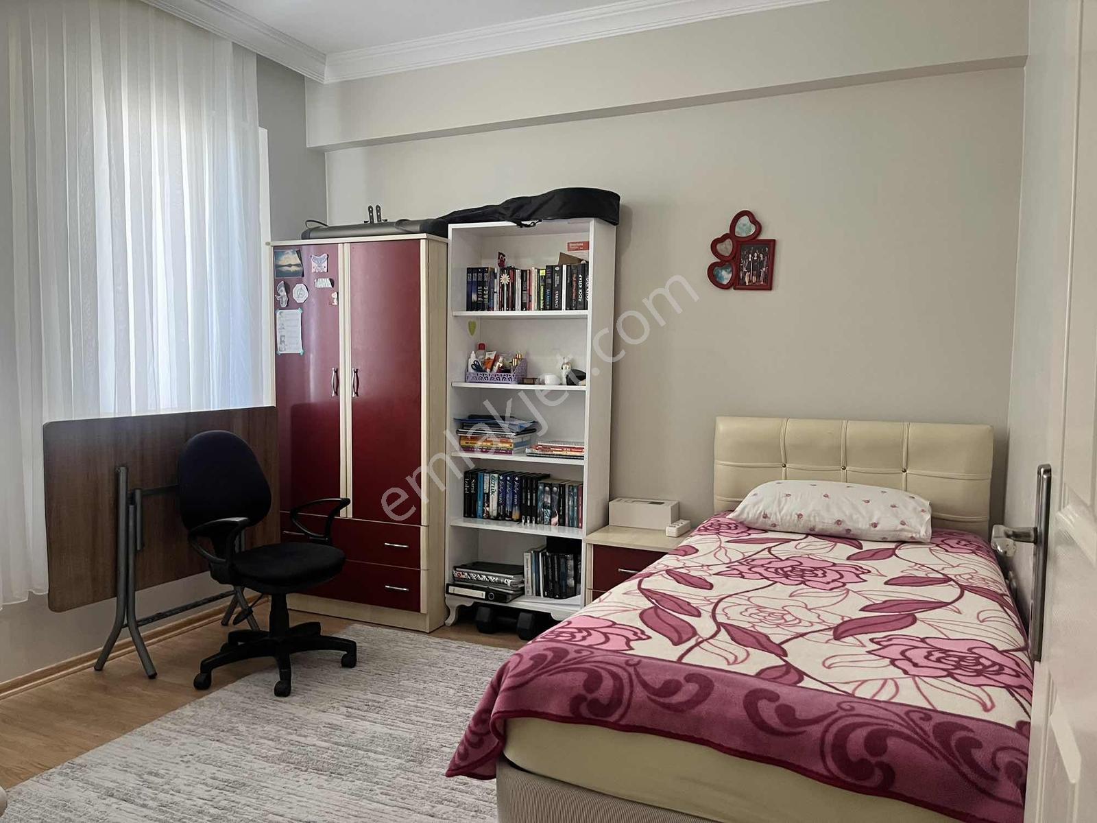 372 M² Arsa İçinde Bahçeli 4+1 Satılık Tripleks - Görsel 25