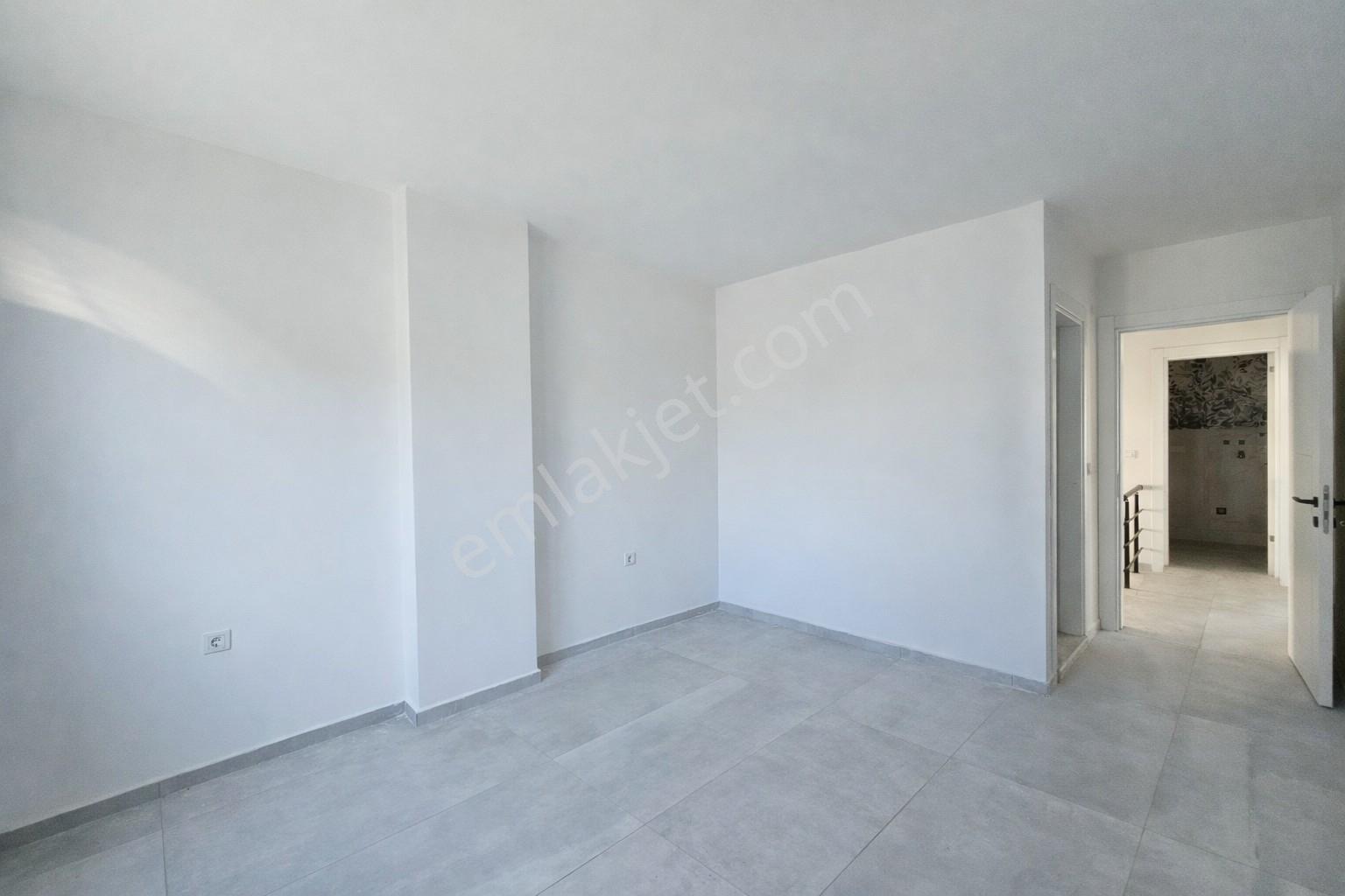 Altınova Havuzlu Site Satılık 3+1 Müstakil Villa - Görsel 17
