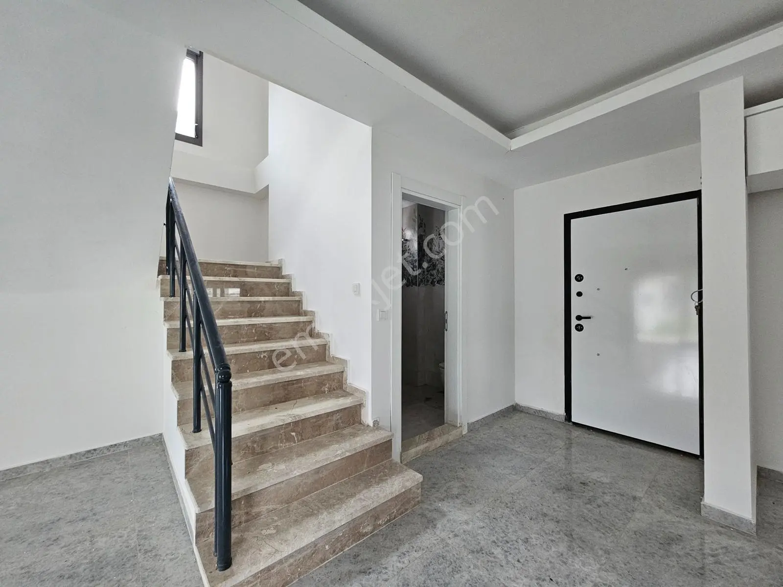 Altınova Havuzlu Site Satılık 3+1 Müstakil Villa - Görsel 5