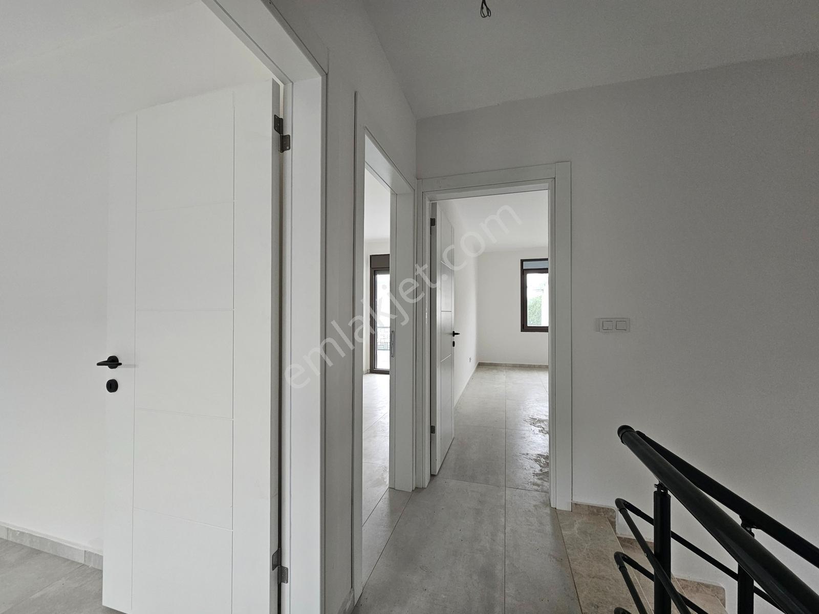 Altınova Havuzlu Site Satılık 3+1 Müstakil Villa - Görsel 14