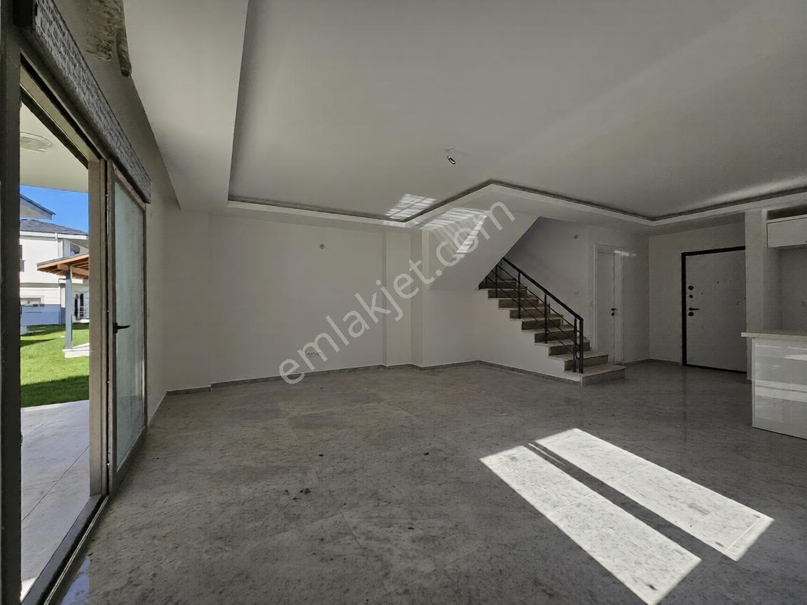 Altınova Havuzlu Site Satılık 3+1 Müstakil Villa - Görsel 10