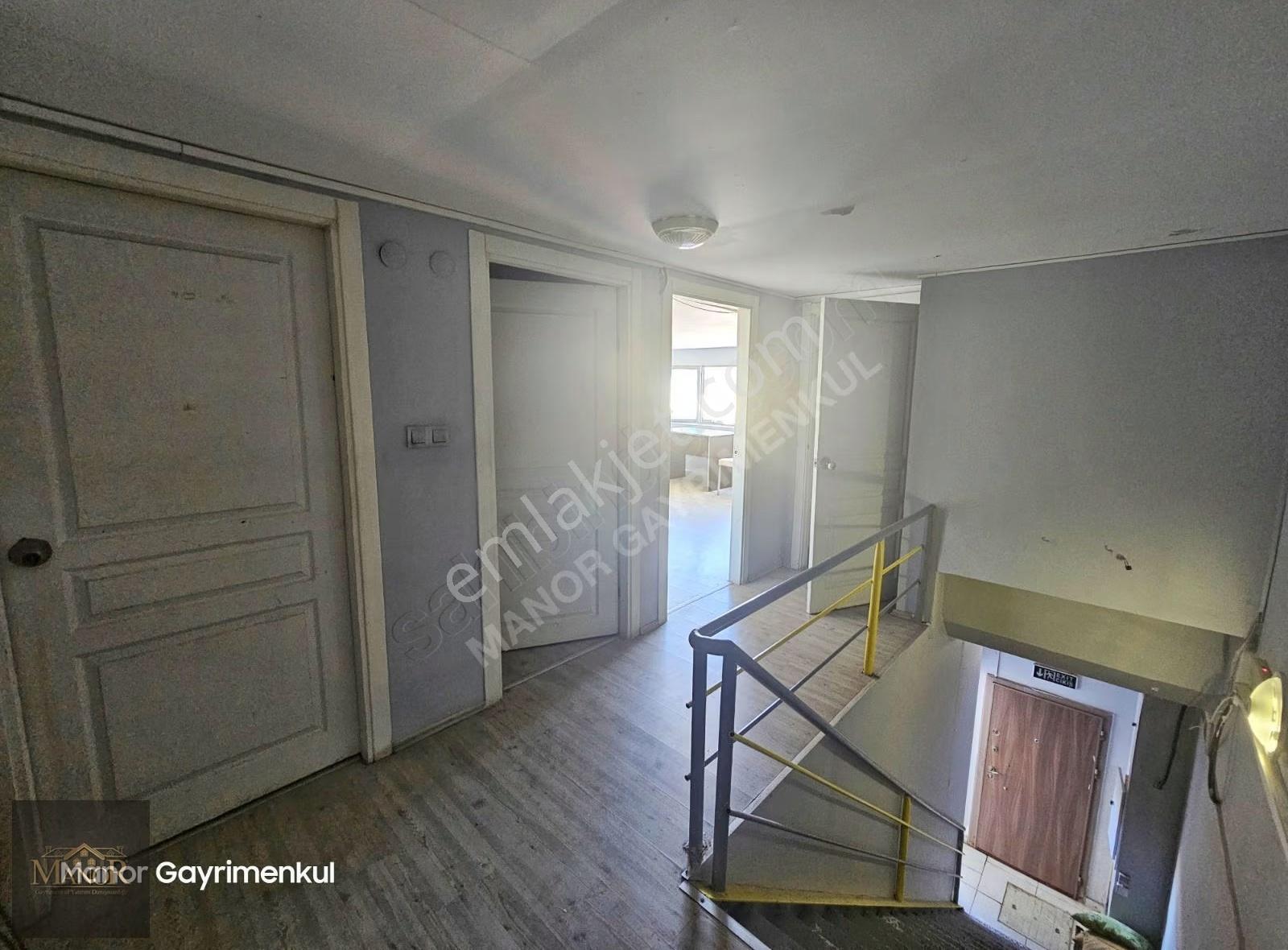 İzmir Çiğli Ege Sanayi Sitesinde Batarlı 180 M2 Satılık Dükkan - Görsel 9