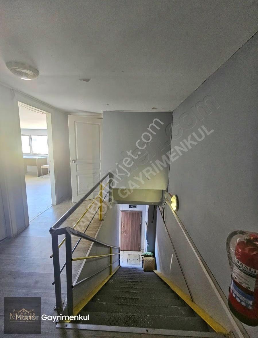İzmir Çiğli Ege Sanayi Sitesinde Batarlı 180 M2 Satılık Dükkan - Görsel 22