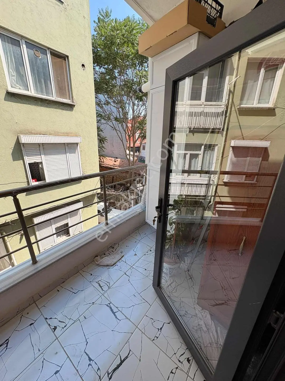 Kasaplar Mahallesi Atalar Caddesinde Satılık 2+1 Daire - Görsel 4