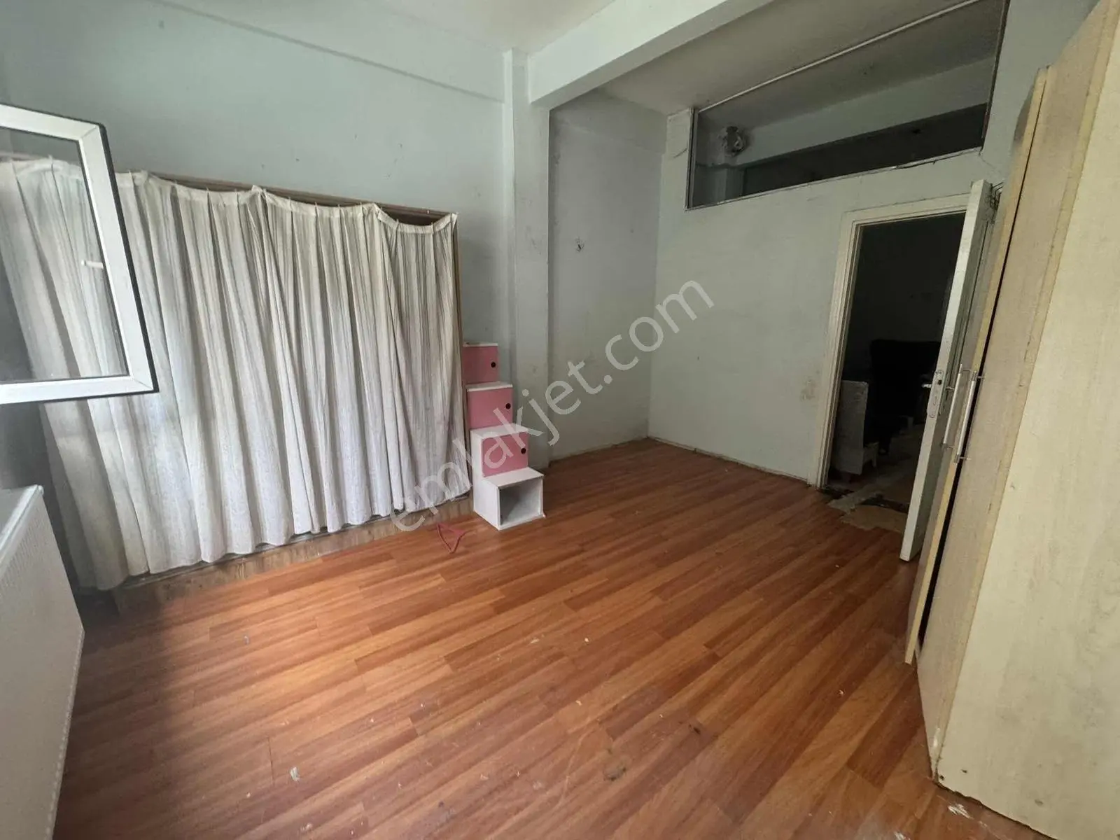 Sahile Yürüme Mesafesinde Kiralık Giriş Katı 2 + 1 Daire