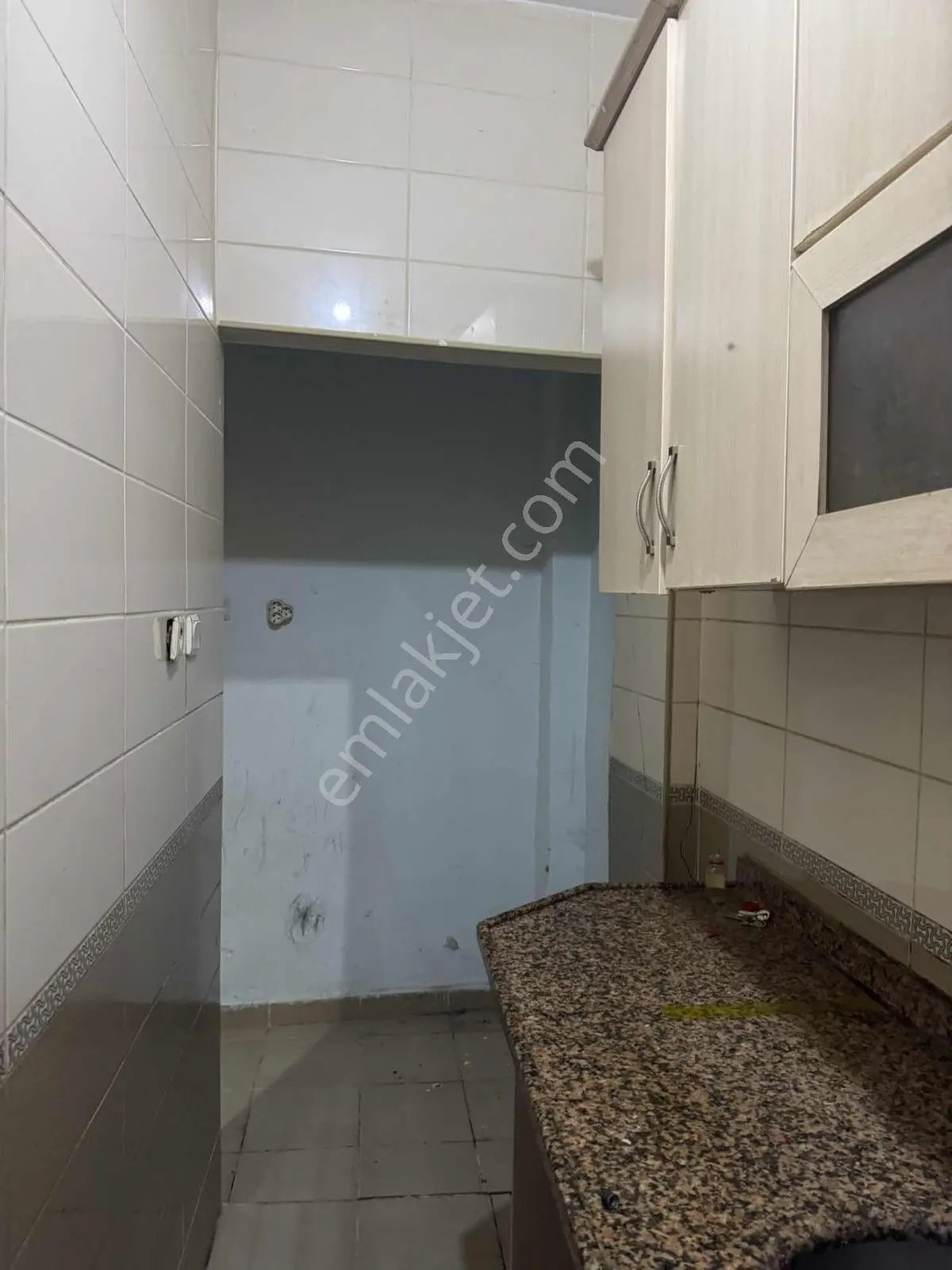 Sahile Yürüme Mesafesinde Kiralık Giriş Katı 2 + 1 Daire - Görsel 2