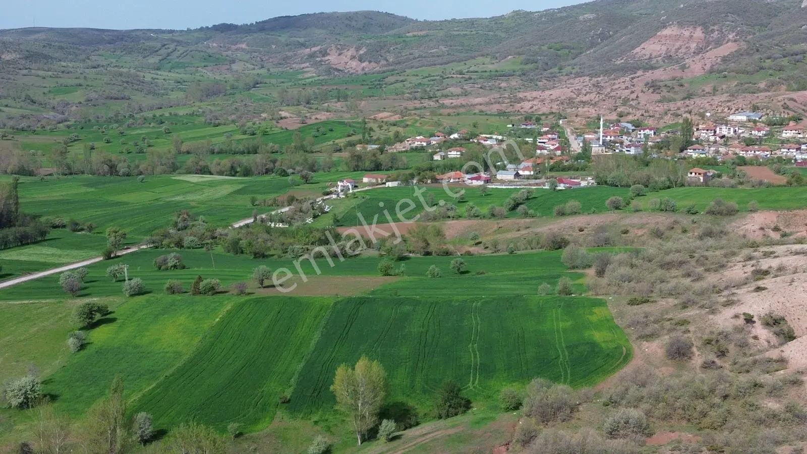 Artova / Devecikarkın Mahallesinde 500 M² Müstakil Tapulu - Görsel 2