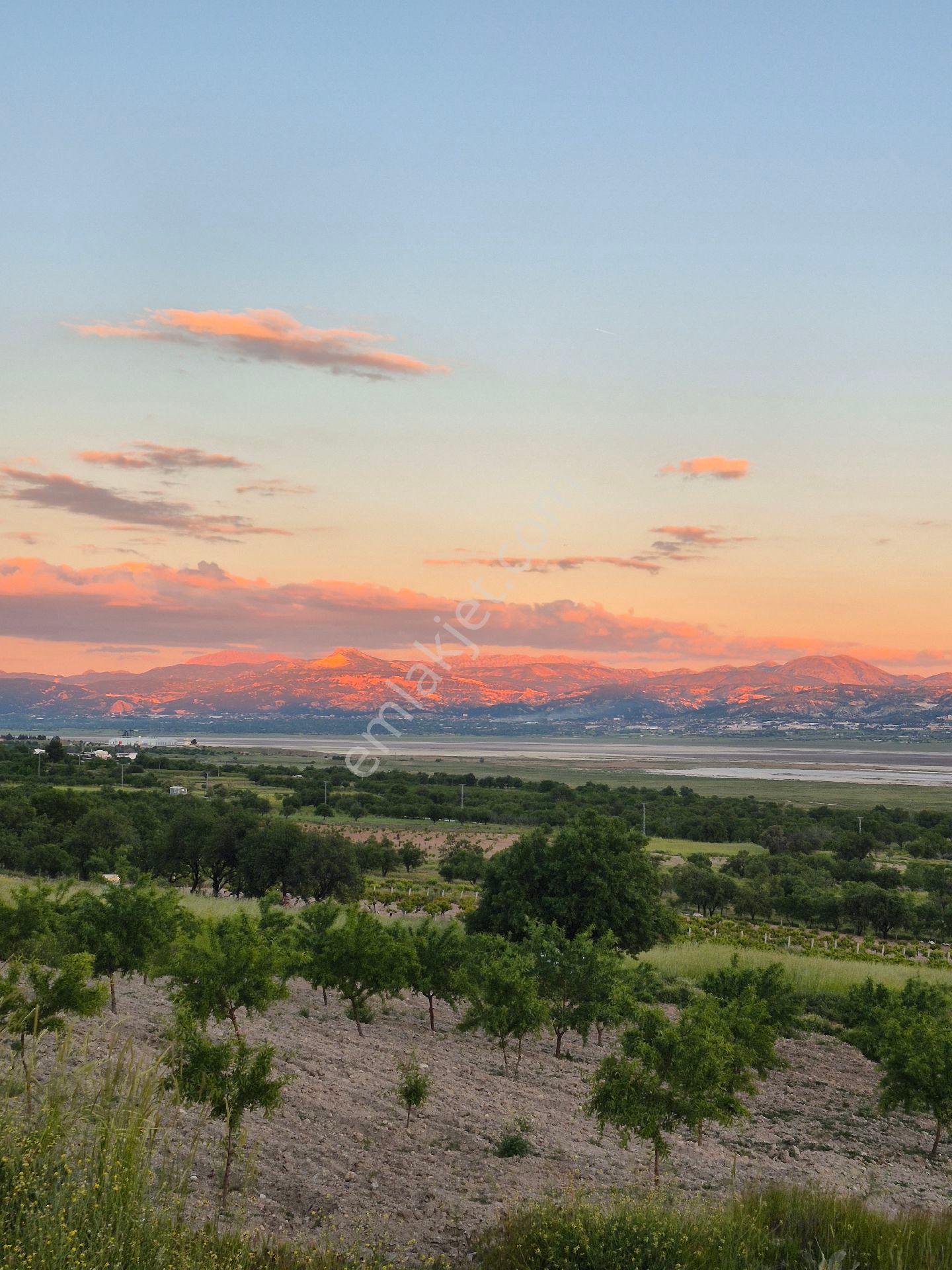 Lavanta Diyarında Göl Manzaralı 5600 M2 Arazi - Görsel 6