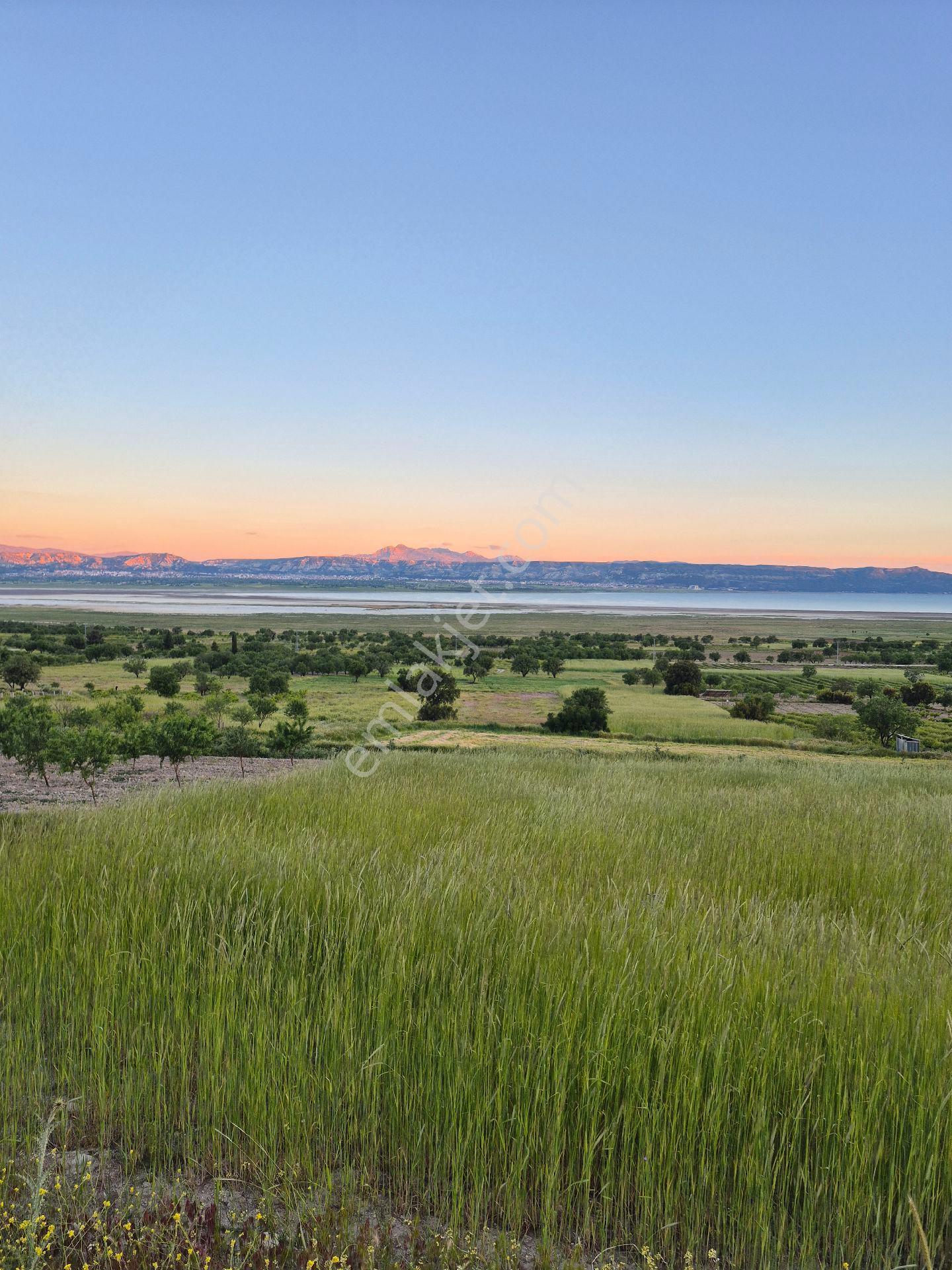 Lavanta Diyarında Göl Manzaralı 5600 M2 Arazi - Görsel 4
