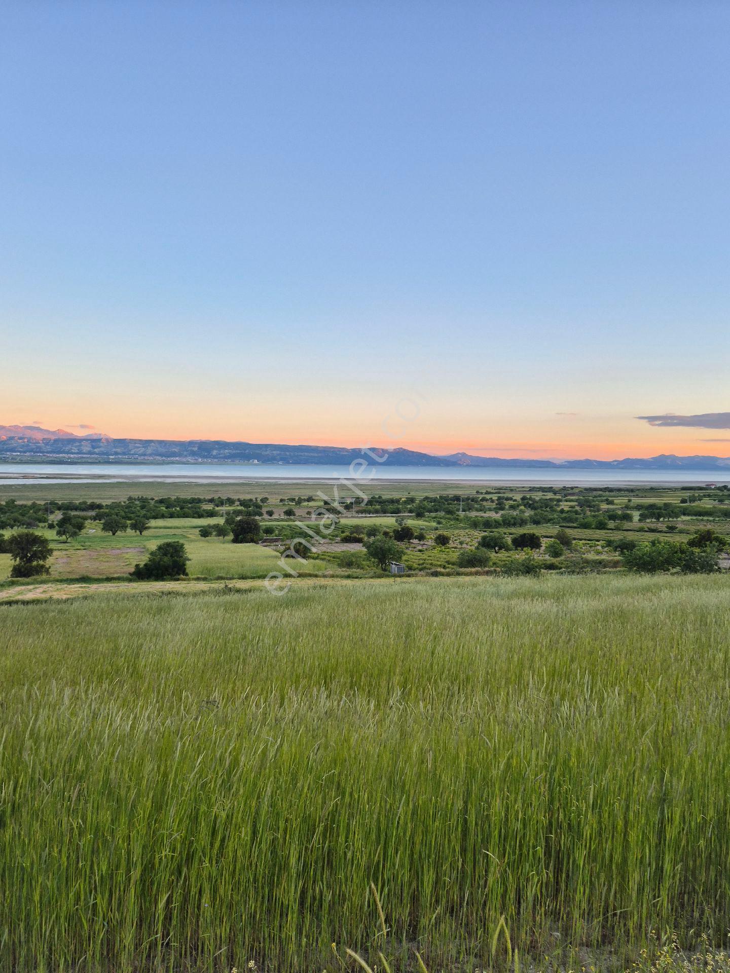 Lavanta Diyarında Göl Manzaralı 5600 M2 Arazi - Görsel 3