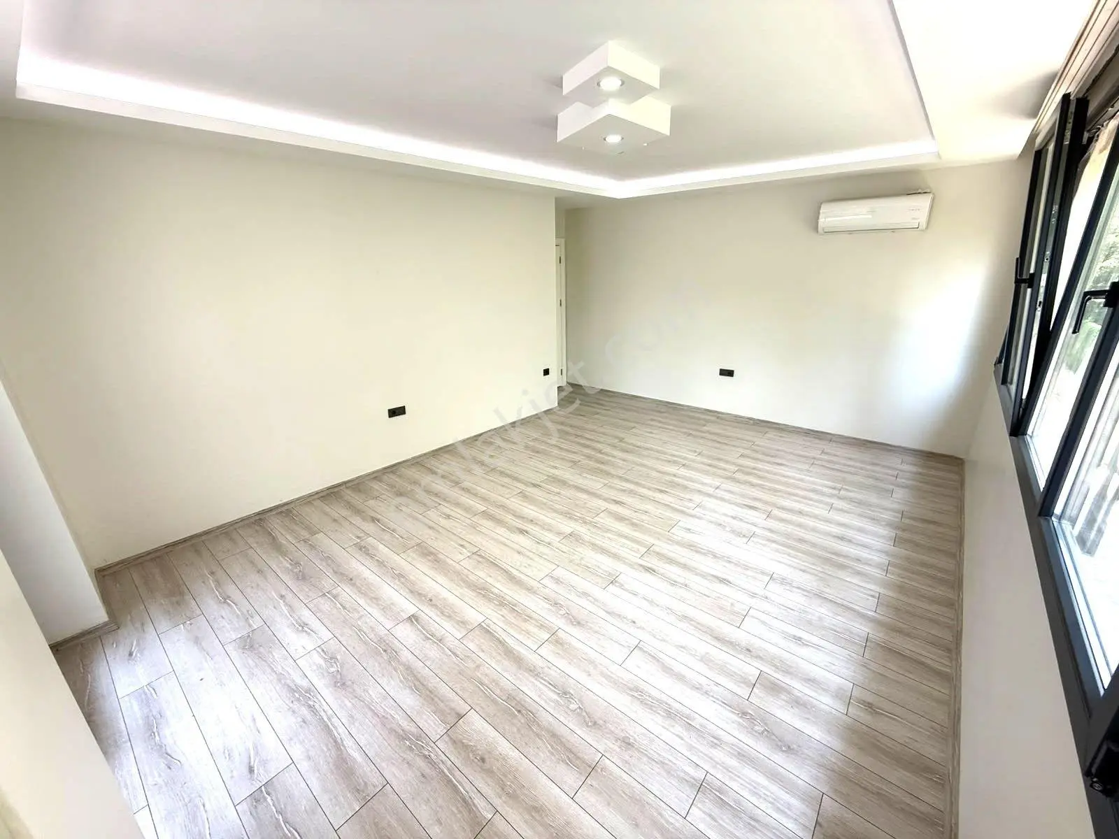 𝄞afişi Melodi'den En İyi Lokasyonda 2+1 Ayrı Mutfaklı Ön Cephe Cam Balkon Kiralık Daire - Görsel 2