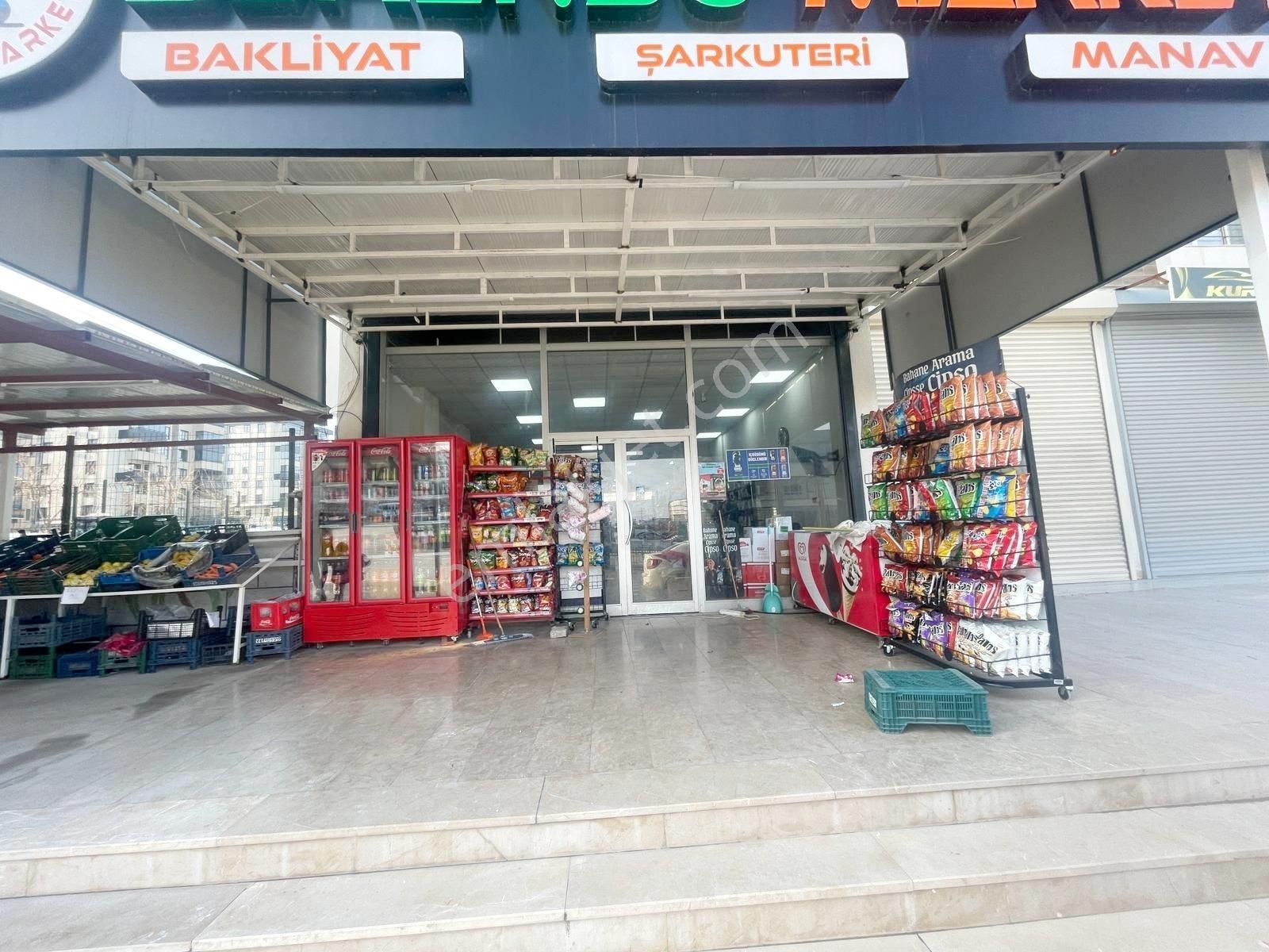 Karacaahmet'te Cadde Üzeri Merkezi Konum Hazır Kiracılı Dükkan - Görsel 23