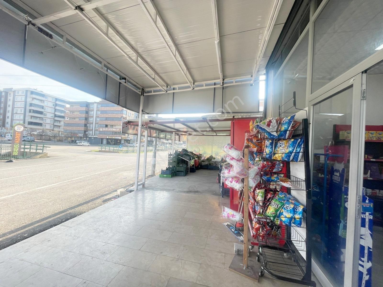 Karacaahmet'te Cadde Üzeri Merkezi Konum Hazır Kiracılı Dükkan - Görsel 33