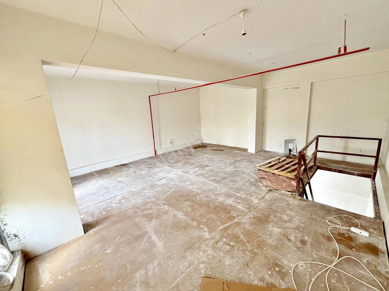 Fıstıklık'ta Kiralık Ana Cadde Üzeri Asma Katlı Geniş Cepheli - Görsel 3