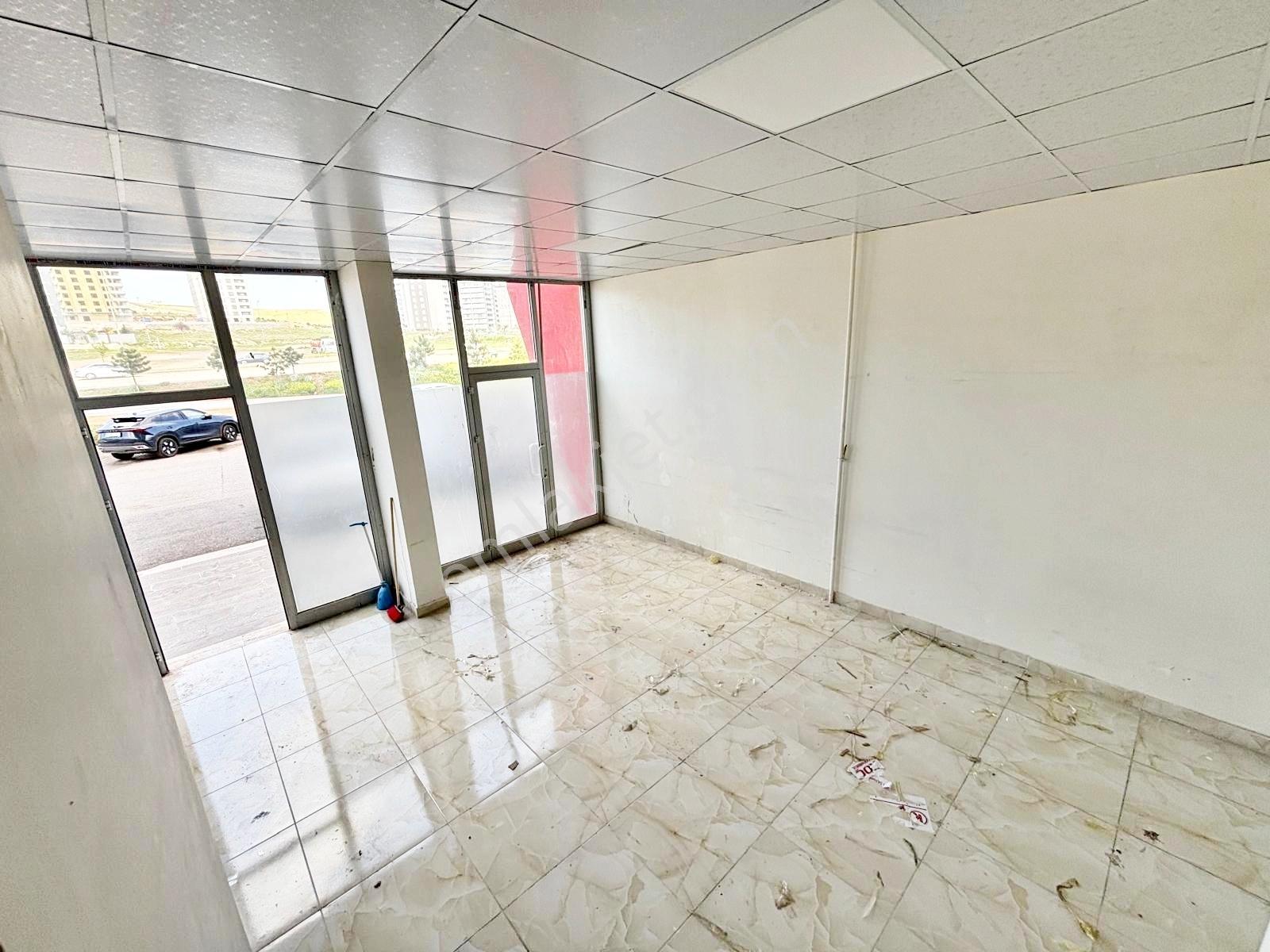 Fıstıklık'ta Kiralık Ana Cadde Üzeri Asma Katlı Geniş Cepheli - Görsel 22