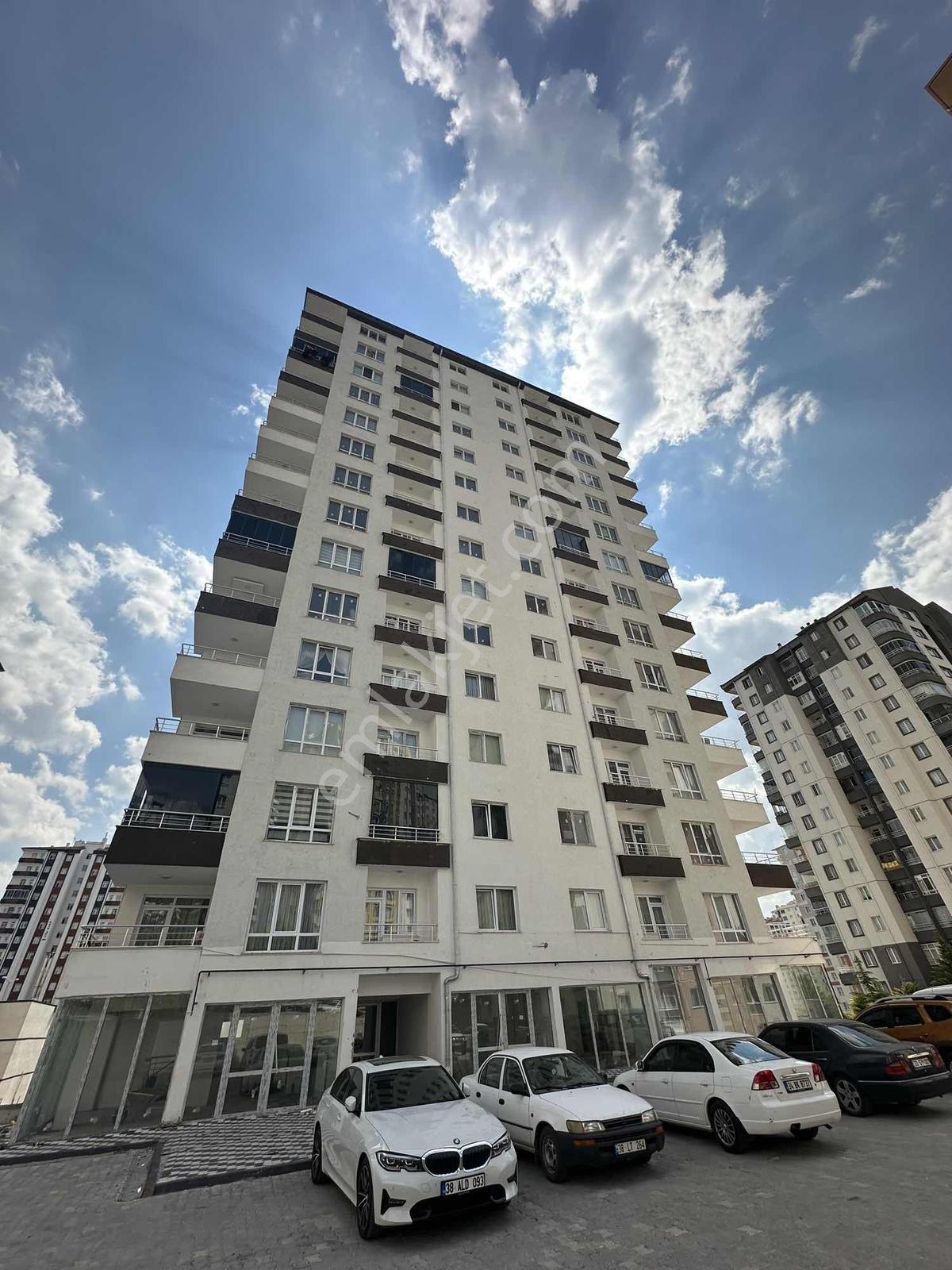 Papatya Caddesinde Sıfır Satılık 3+1 Fırsat Dairesi