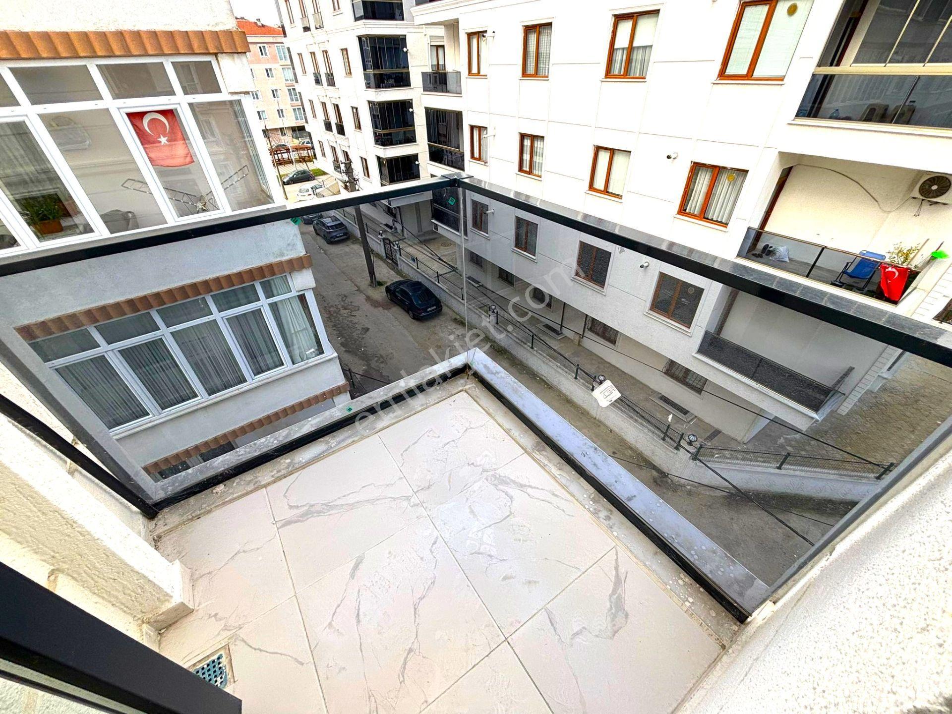 **eryıldız Gayrimenkul'den**acill Trepaş Yanı Merkezi Konumda Ultra Lüks 1+1 3.kat Ön Cephe - Görsel 14