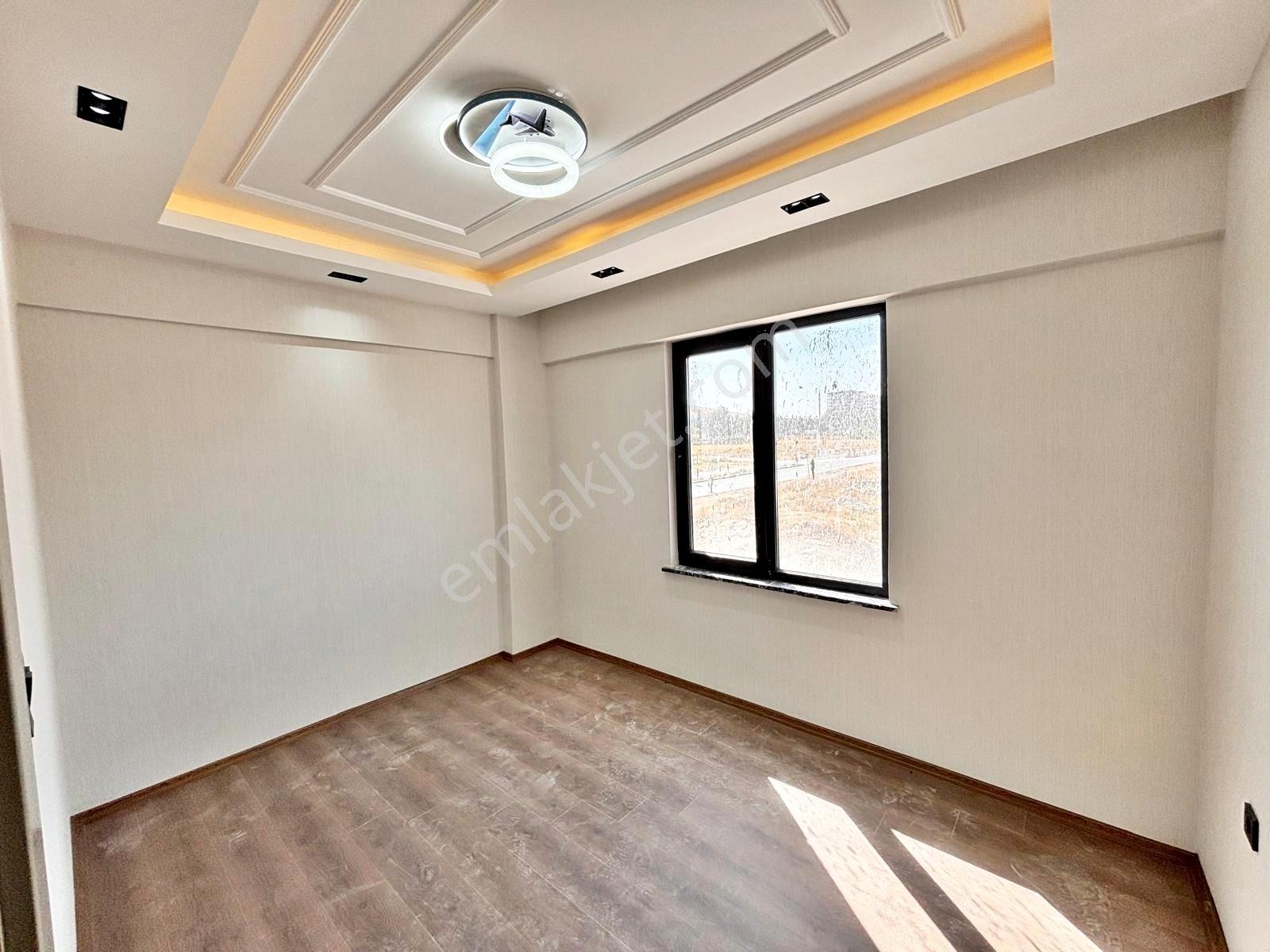 Alpaslan'da Eşsiz Tasarım Geniş Ferah Oturumlu Sıfır 3.5+1 Daire - Görsel 8