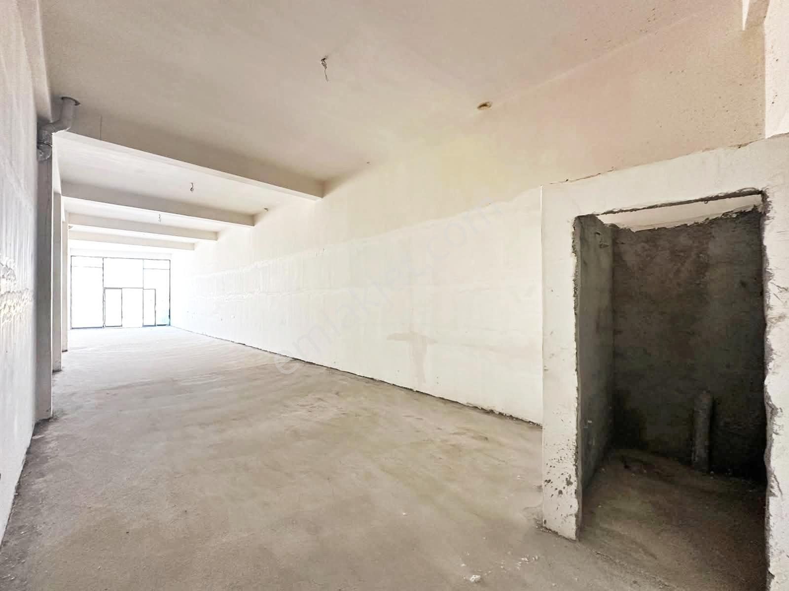 Belkız'da Cadde Üzeri Geniş Cepheli 100m² Satılık Dükkan - Görsel 12
