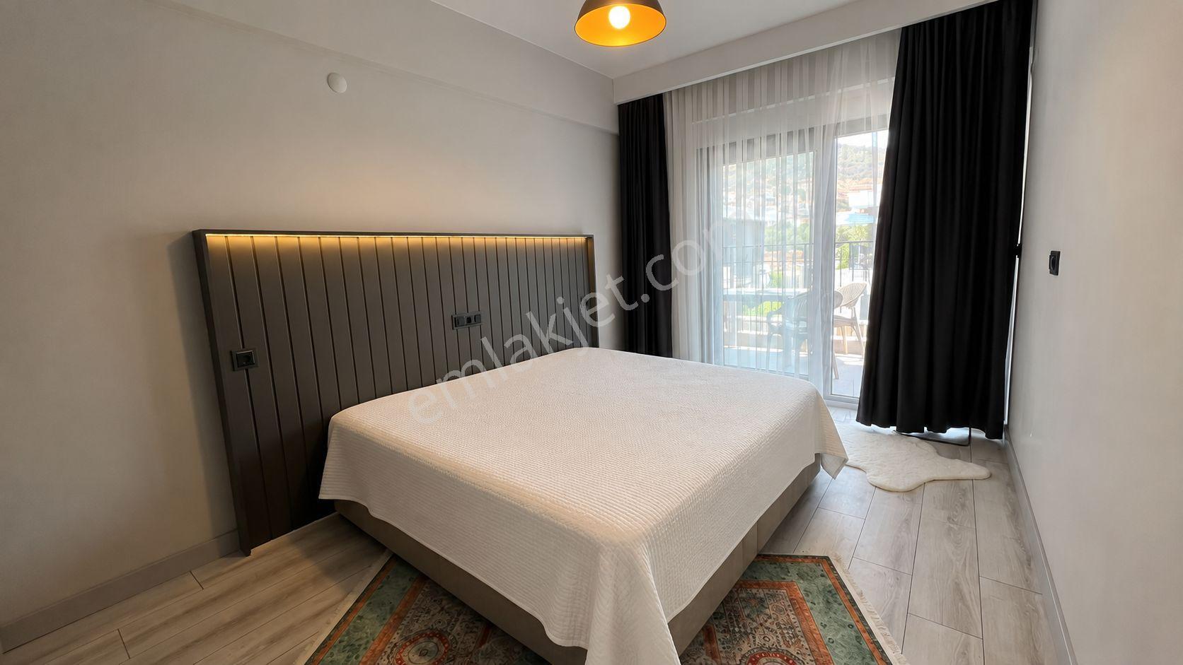 Kuştur Sahiline 550 Metre Havuzlu Ve Güvenlikli Sitede 2+1 - Görsel 22