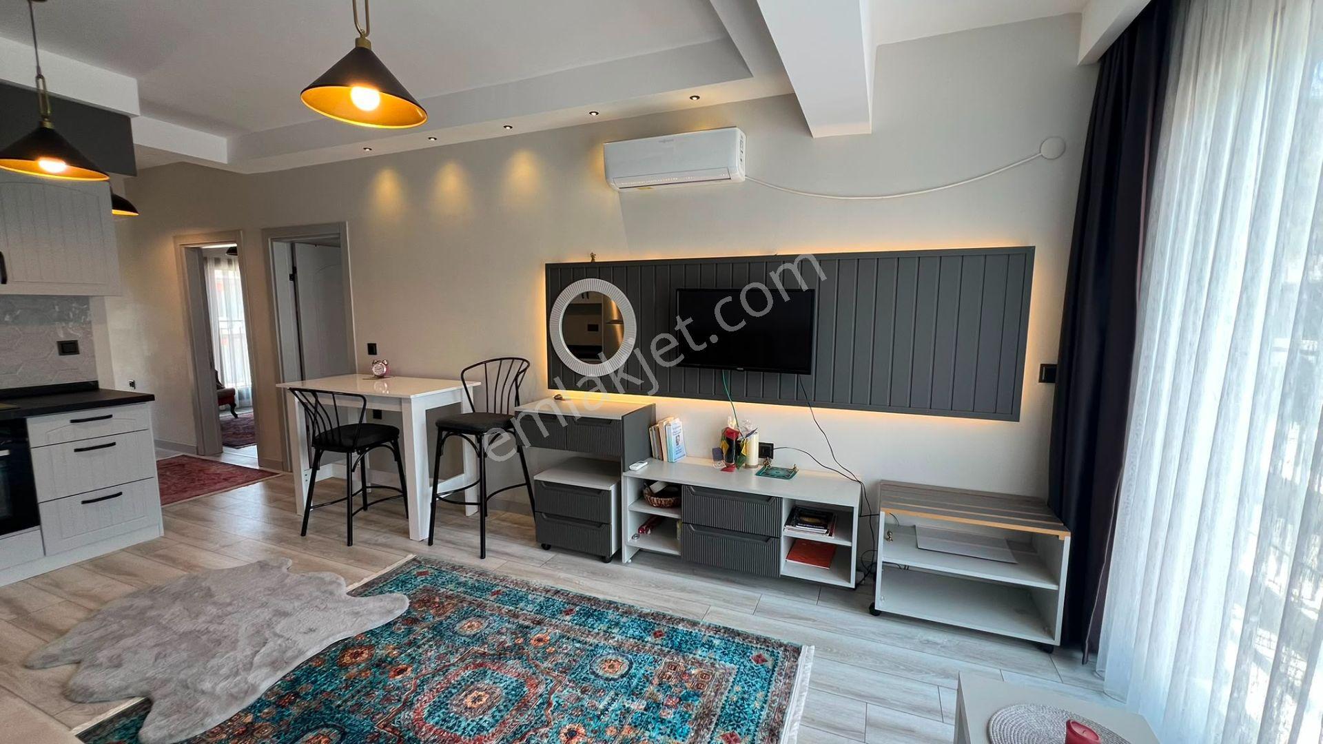 Kuştur Sahiline 550 Metre Havuzlu Ve Güvenlikli Sitede 2+1 - Görsel 11