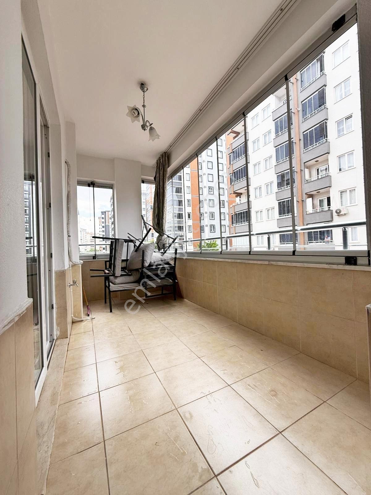 Fıstıklık'ta Masrafsız Arakat Geniş Oturumlu Çift Cam Balkon 3+1 - Görsel 4