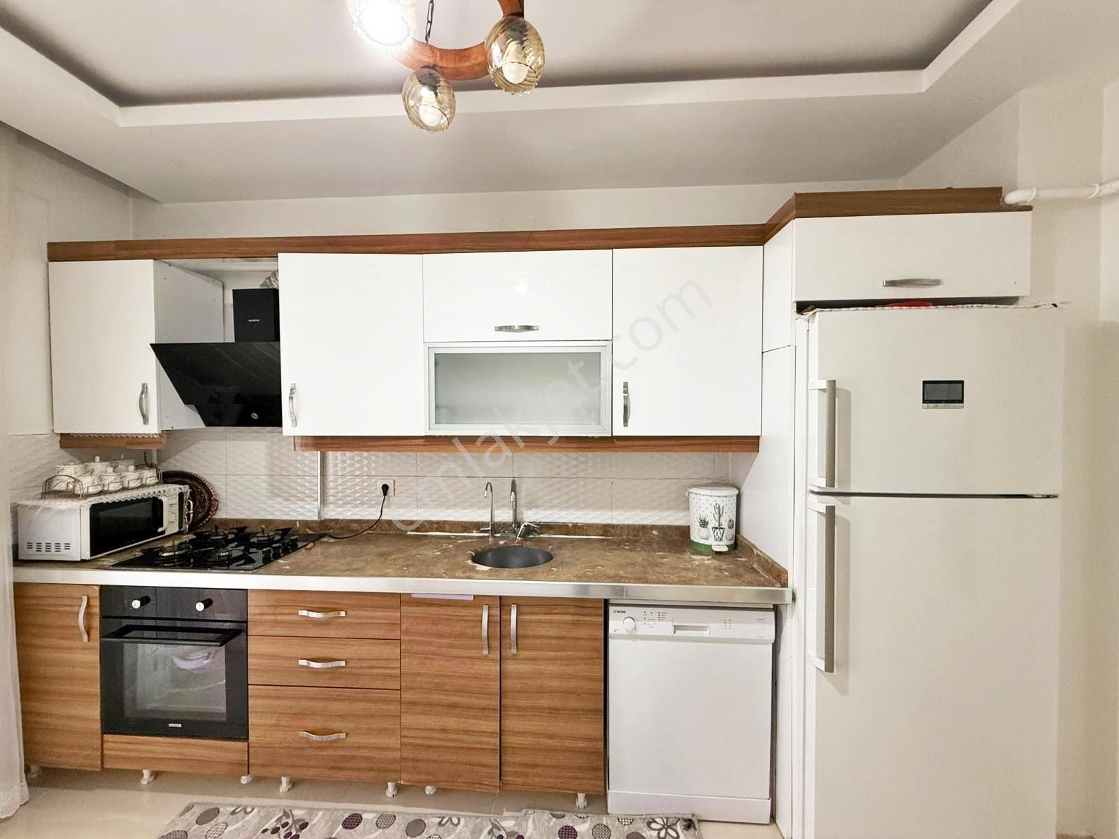 Fıstıklık'ta Masrafsız Arakat Geniş Oturumlu Çift Cam Balkon 3+1 - Görsel 21