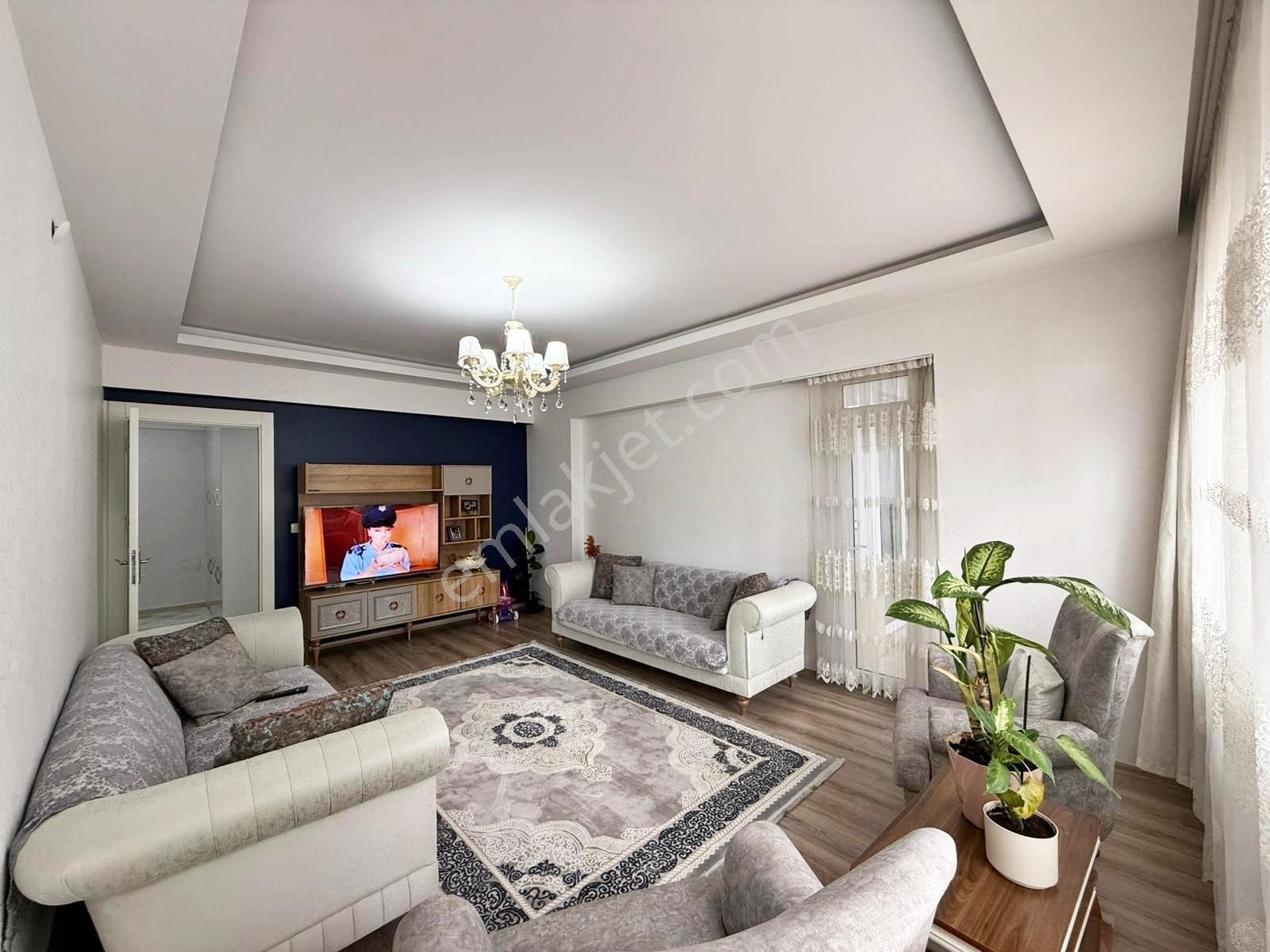 Fıstıklık'ta Masrafsız Arakat Geniş Oturumlu Çift Cam Balkon 3+1 - Görsel 19